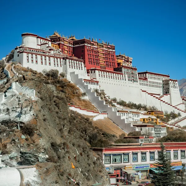 Exploring the Roof of the World: 7 Days in Tibet