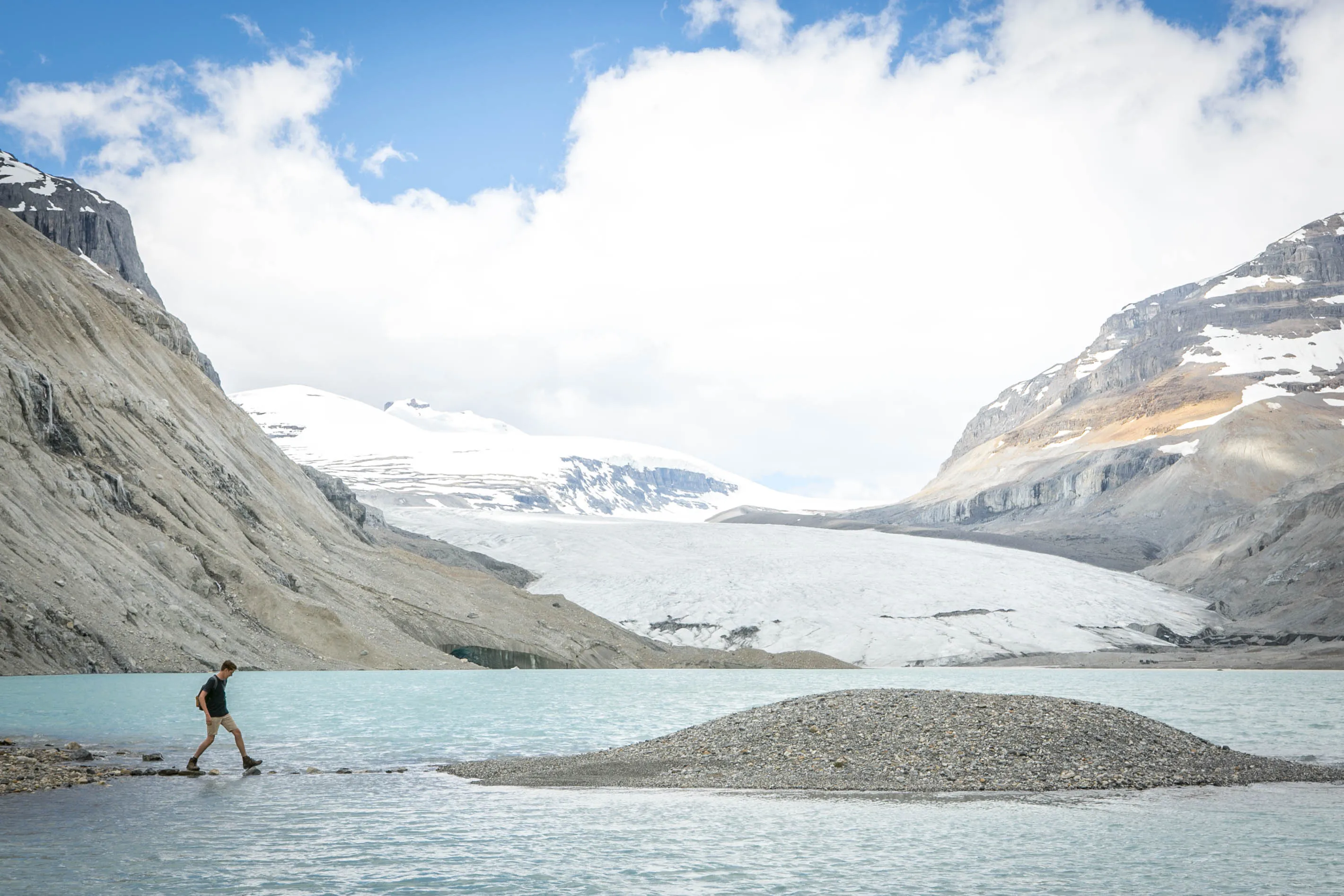 Hike to the Saskatchewan Glacier 