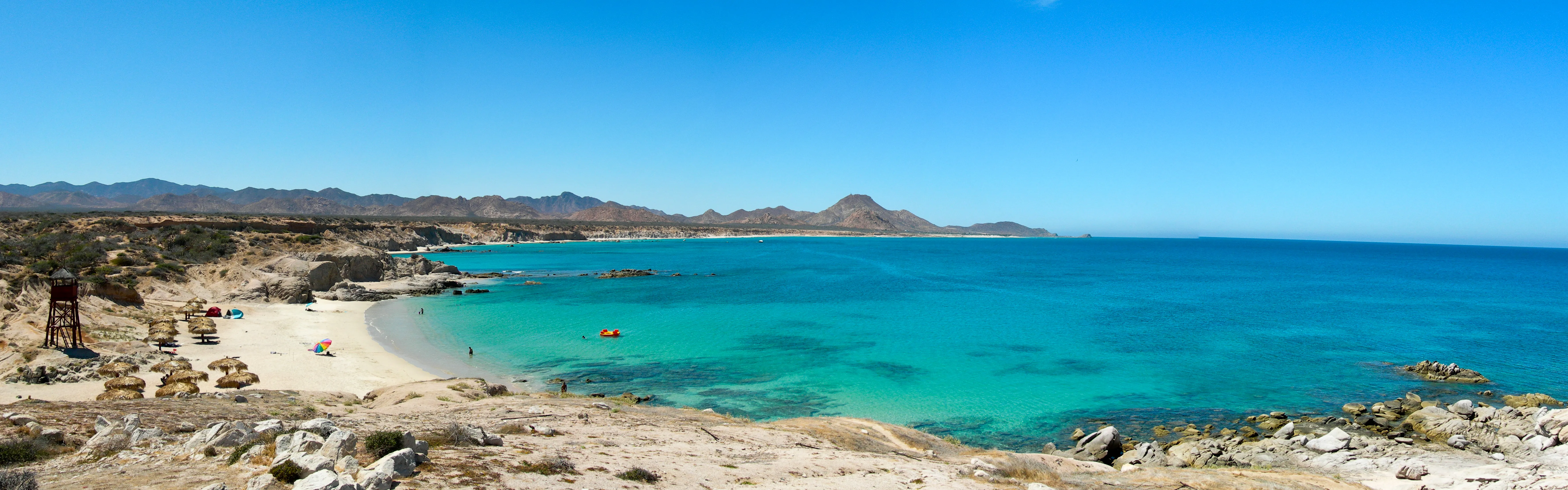 Relax at Playa el Arbolito