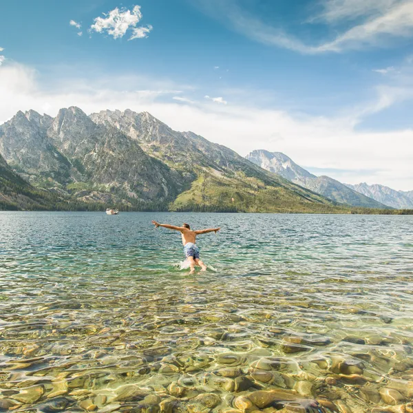 10 Beautiful National Park Lakes to Explore This Summer