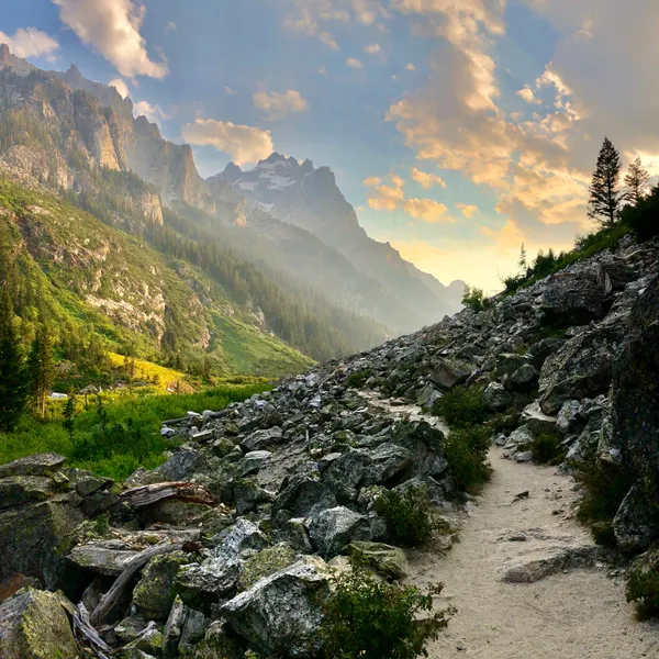 "Secret" Spots: To Share or Not To Share