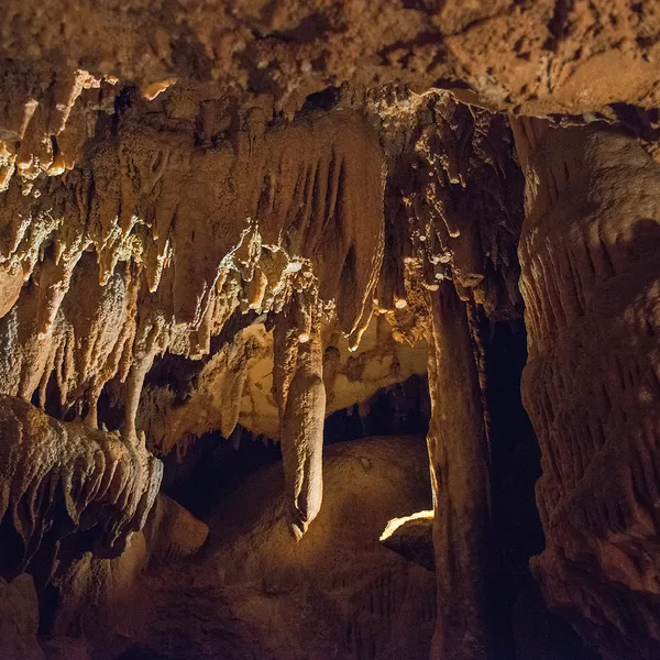 Tour the Diamond Caverns