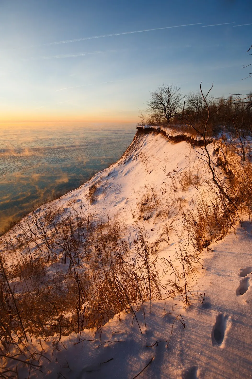 Hike the Bluff Trail to the stairs at Lion's Den Gorge