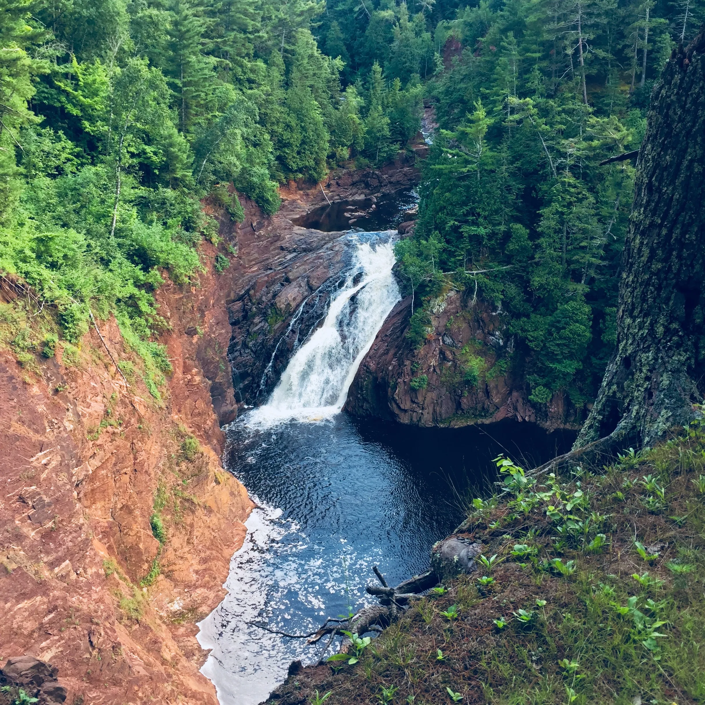 Hike to Superior Falls