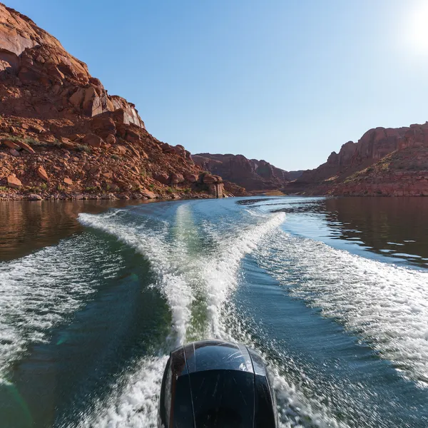 7 Reasons to Escape to Lake Powell This Fall