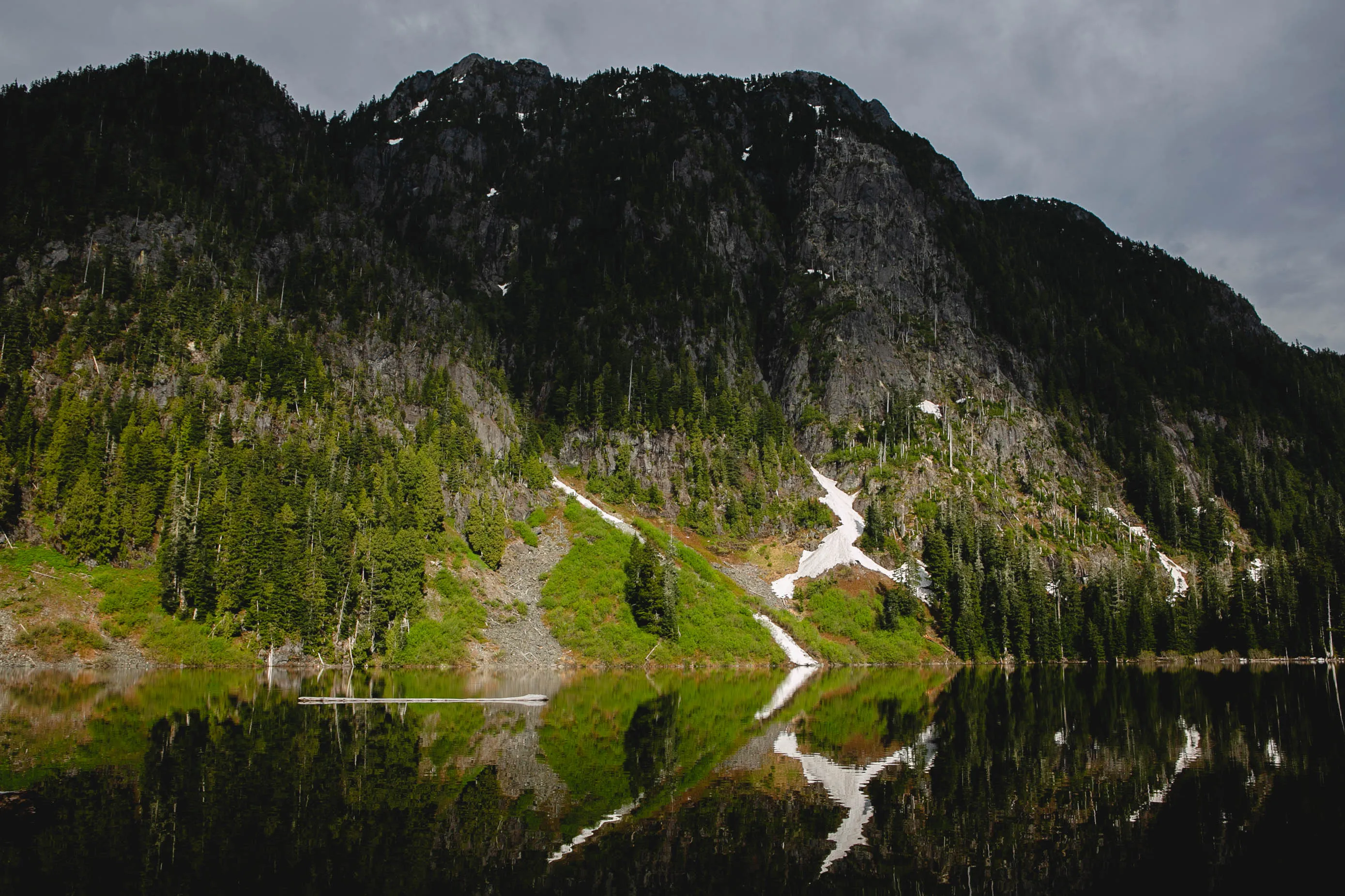 Hike to Deeks Lake 