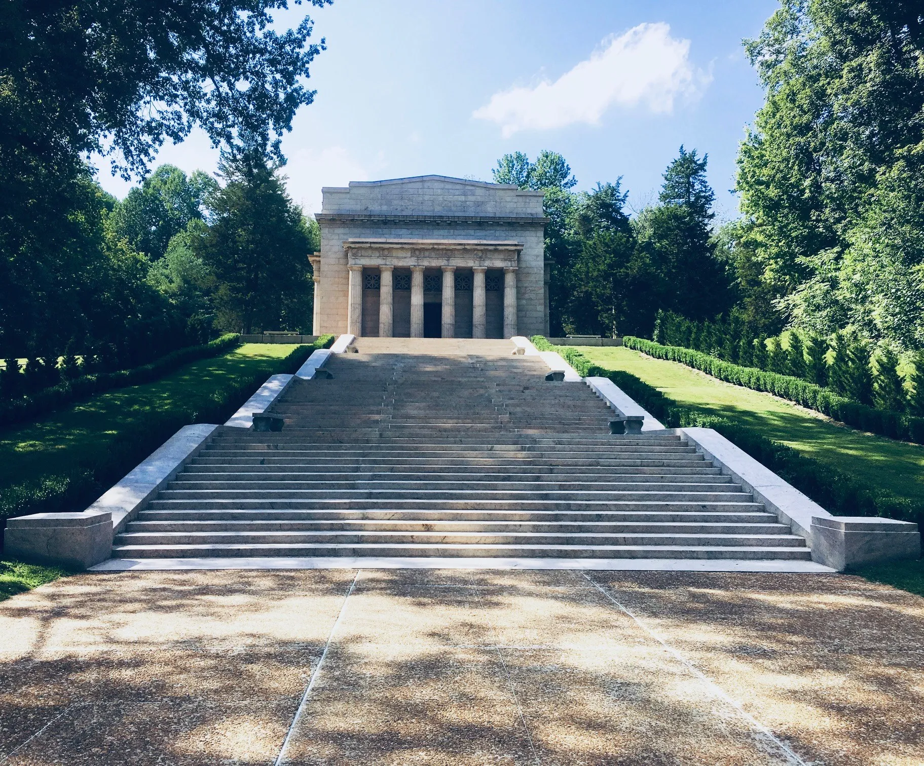 Explore Abraham Lincoln Birthplace National Historical Park
