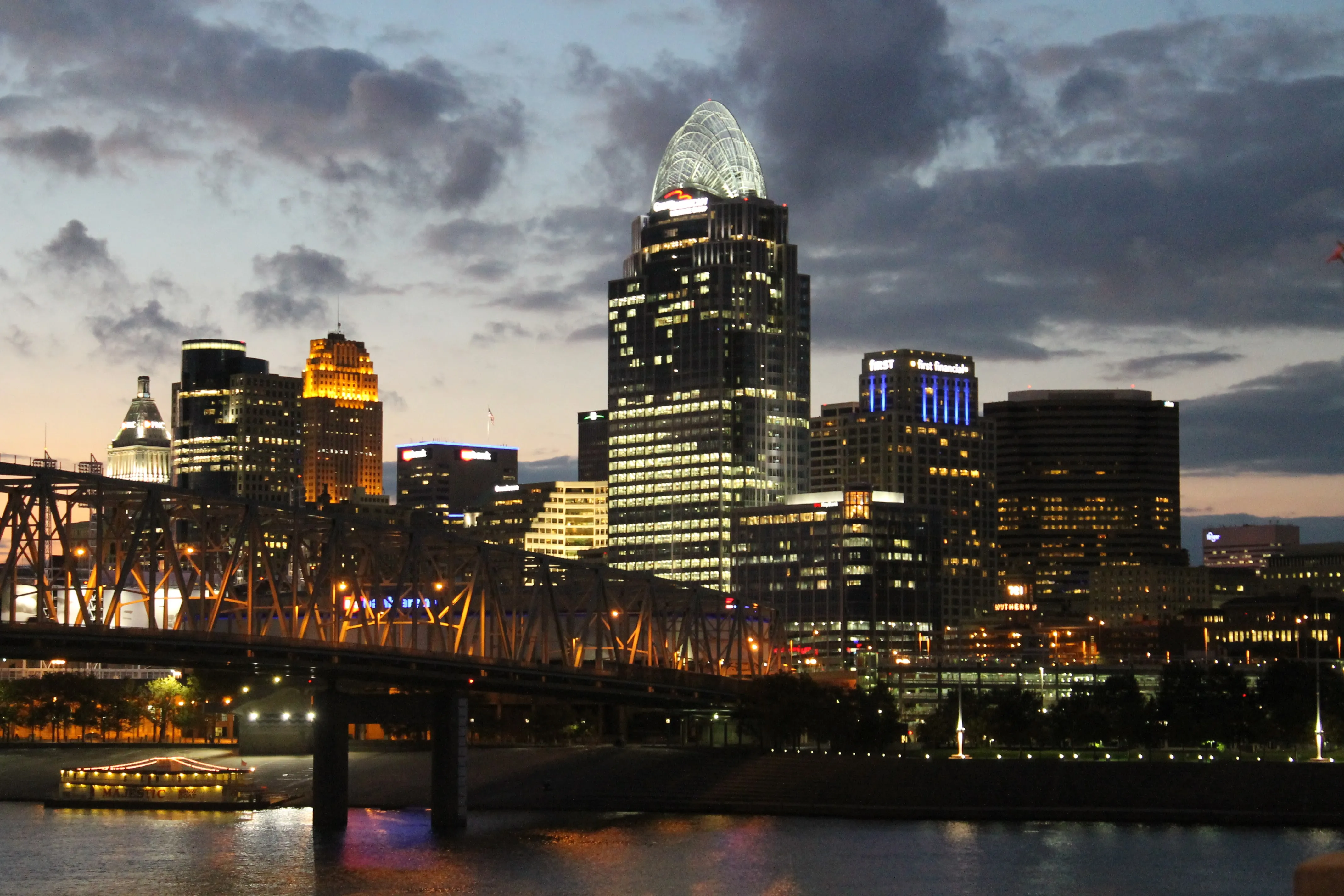 Photograph the Cincinnati Skyline