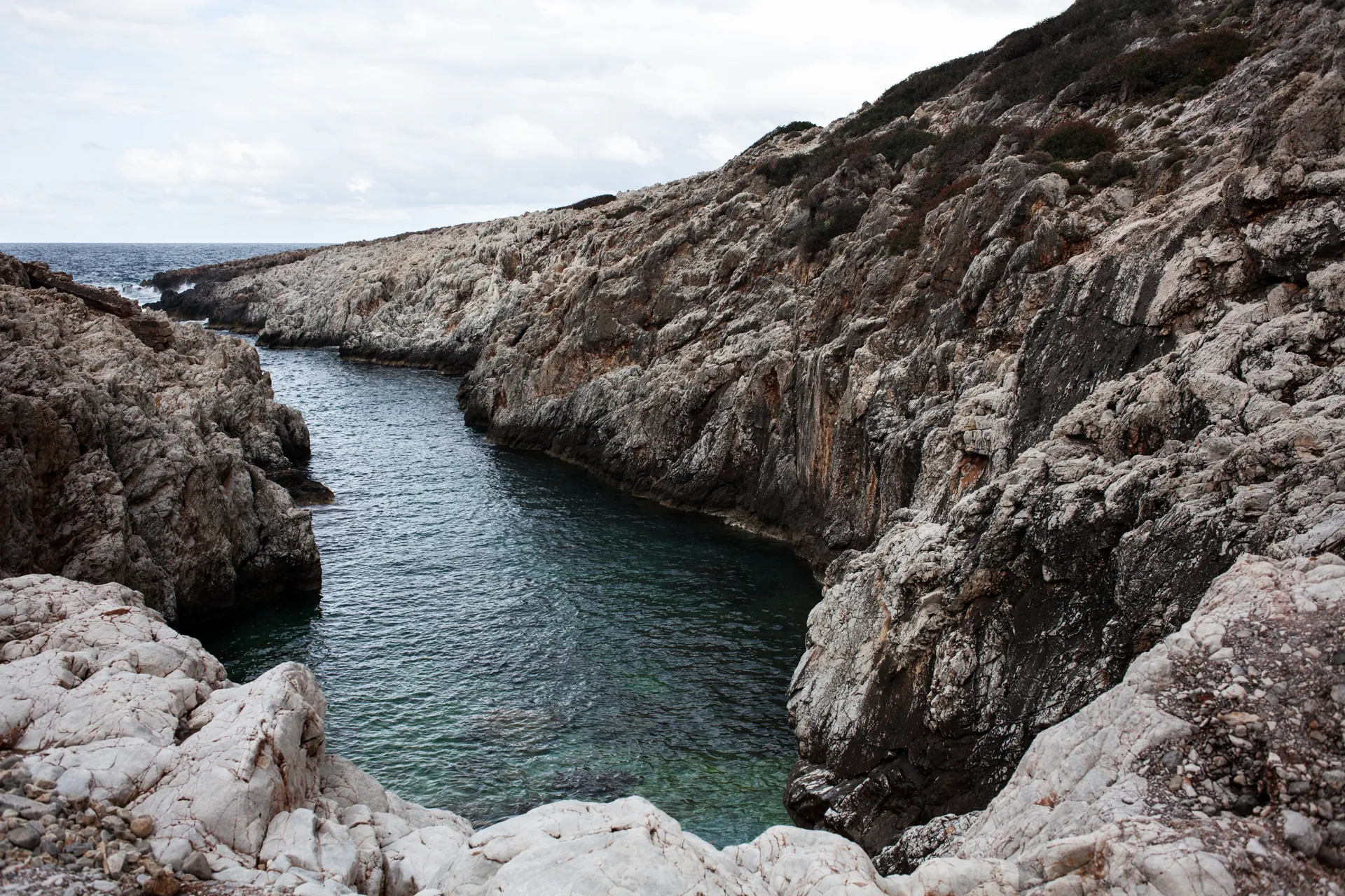 Hike Katholiko Gorge