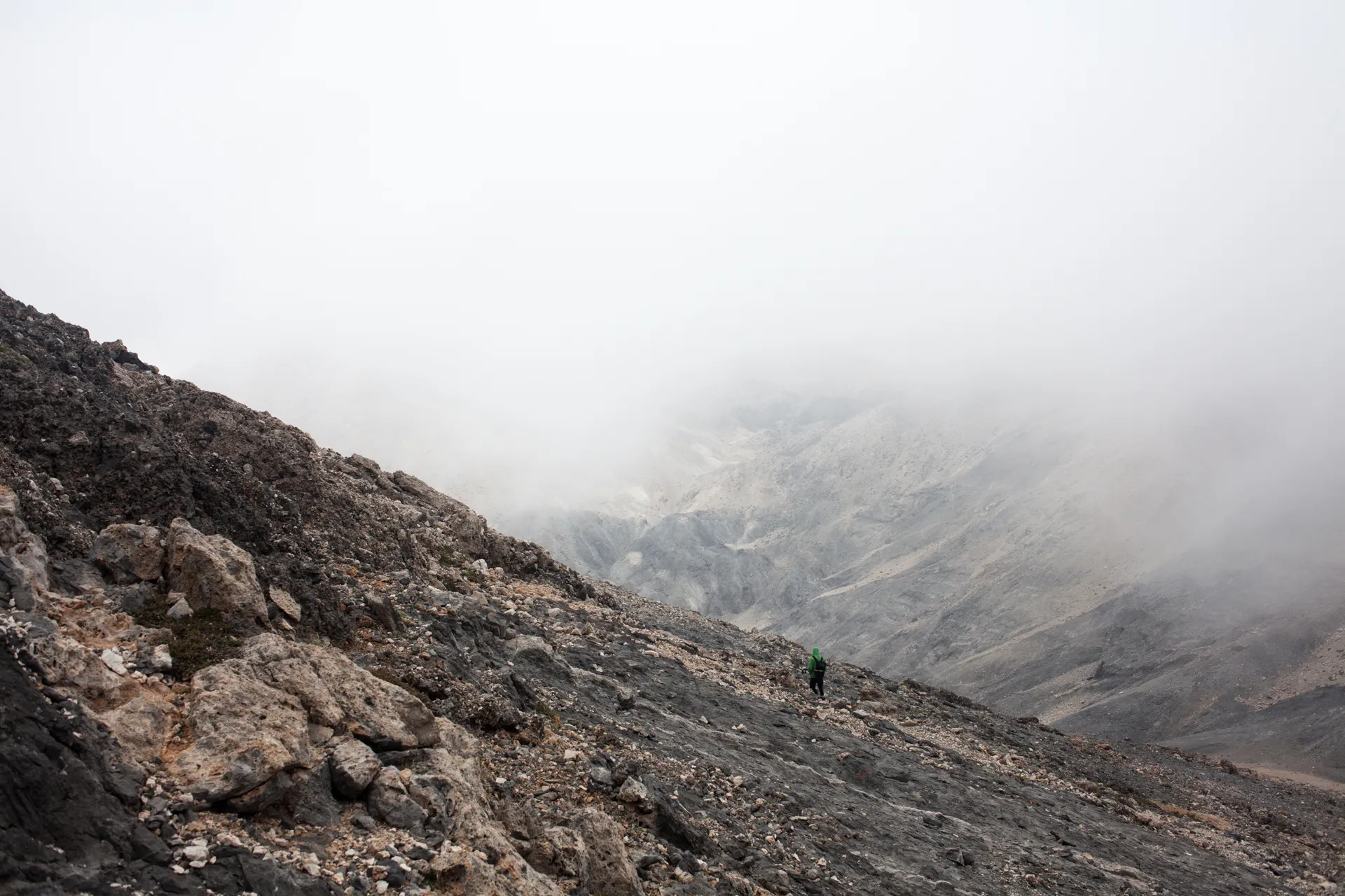Hike to Pachnes Summit
