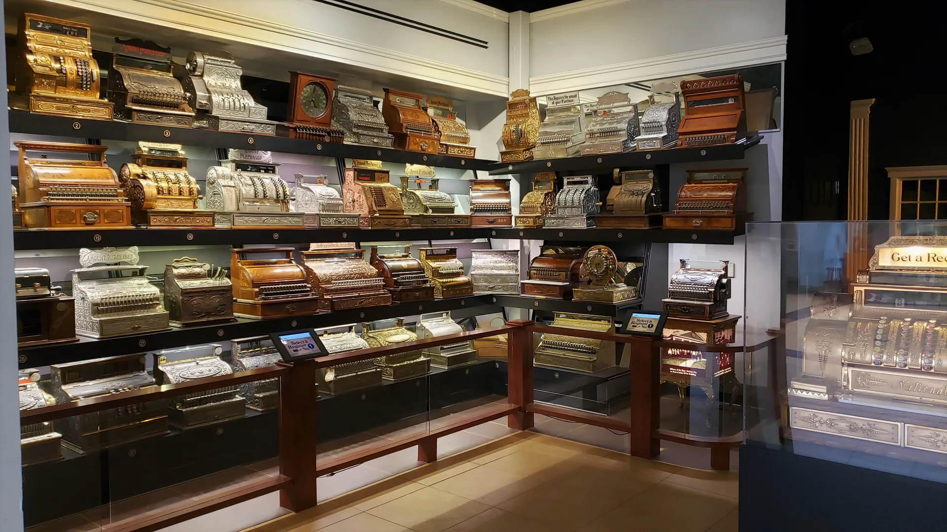 Explore The Carillon Historical Park Museum