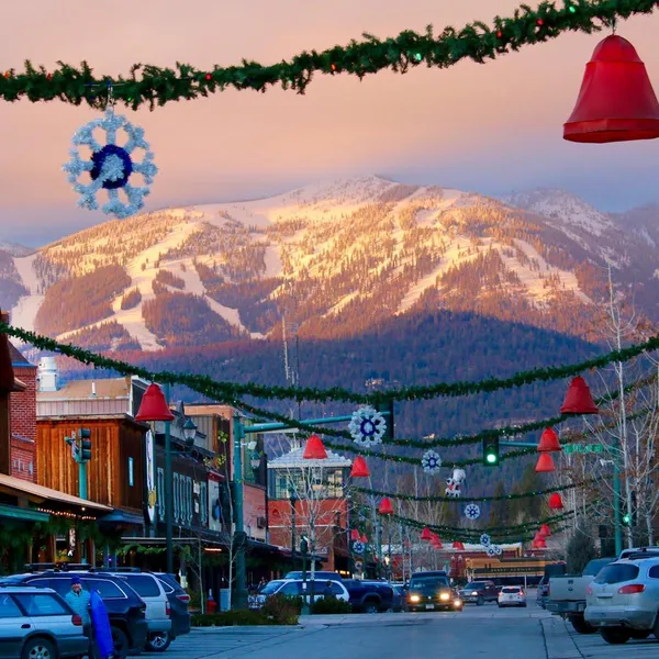 5 Cozy Winter Towns in the Pacific Northwest