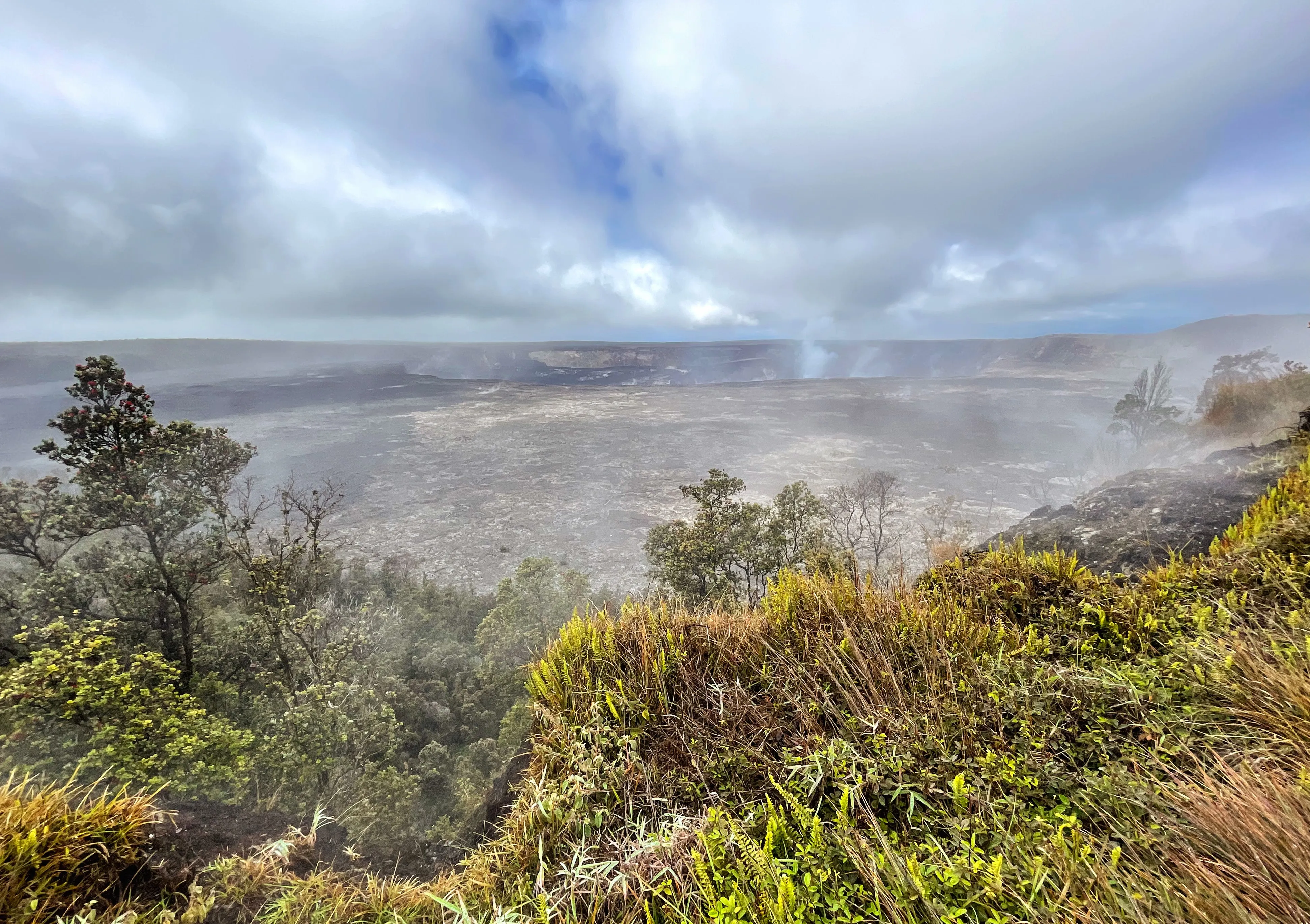 Halema'uma'u Steam Bluff and Sulfur Banks