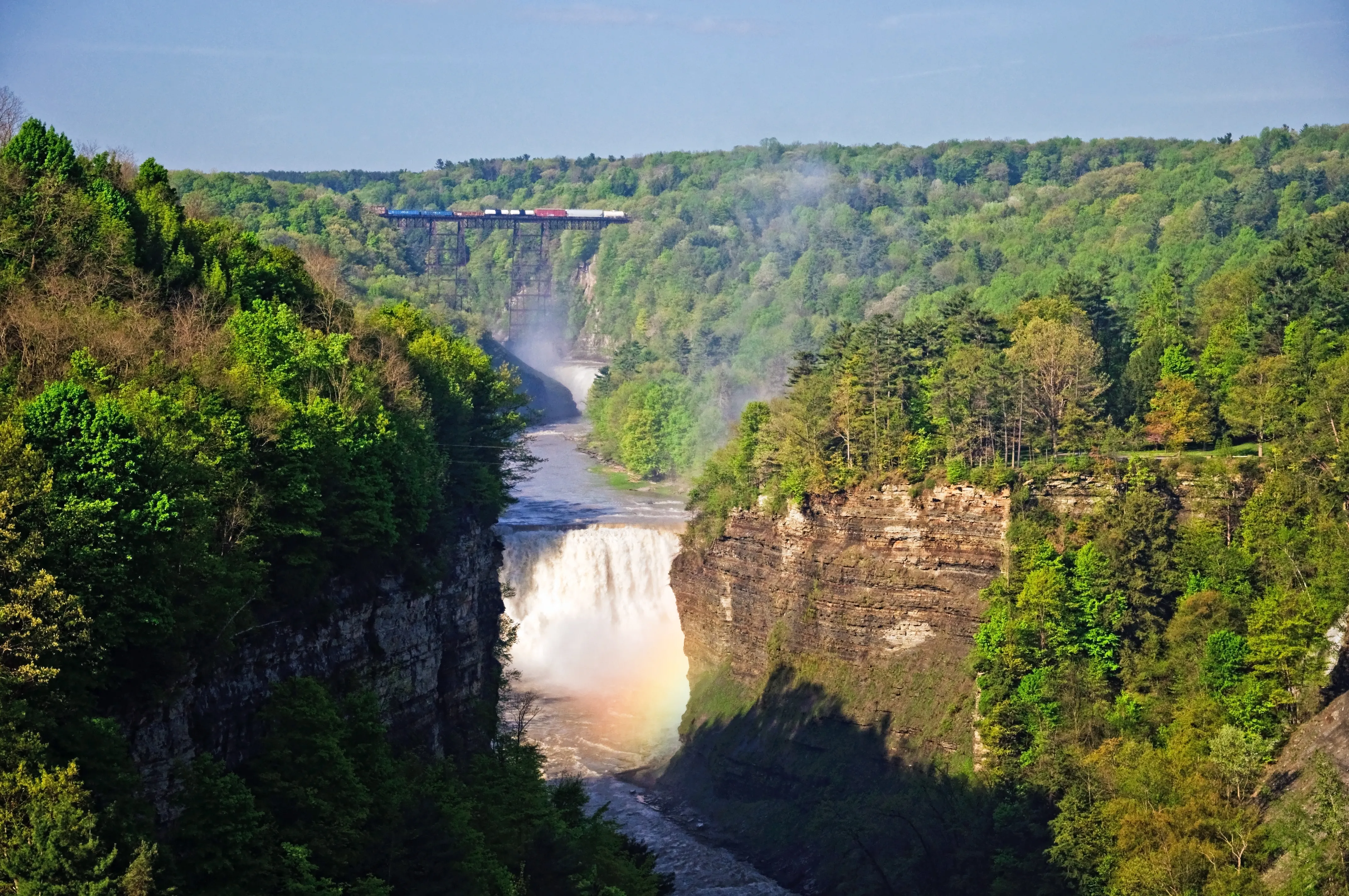 Inspiration Point and Lower Falls via Gorge Trail