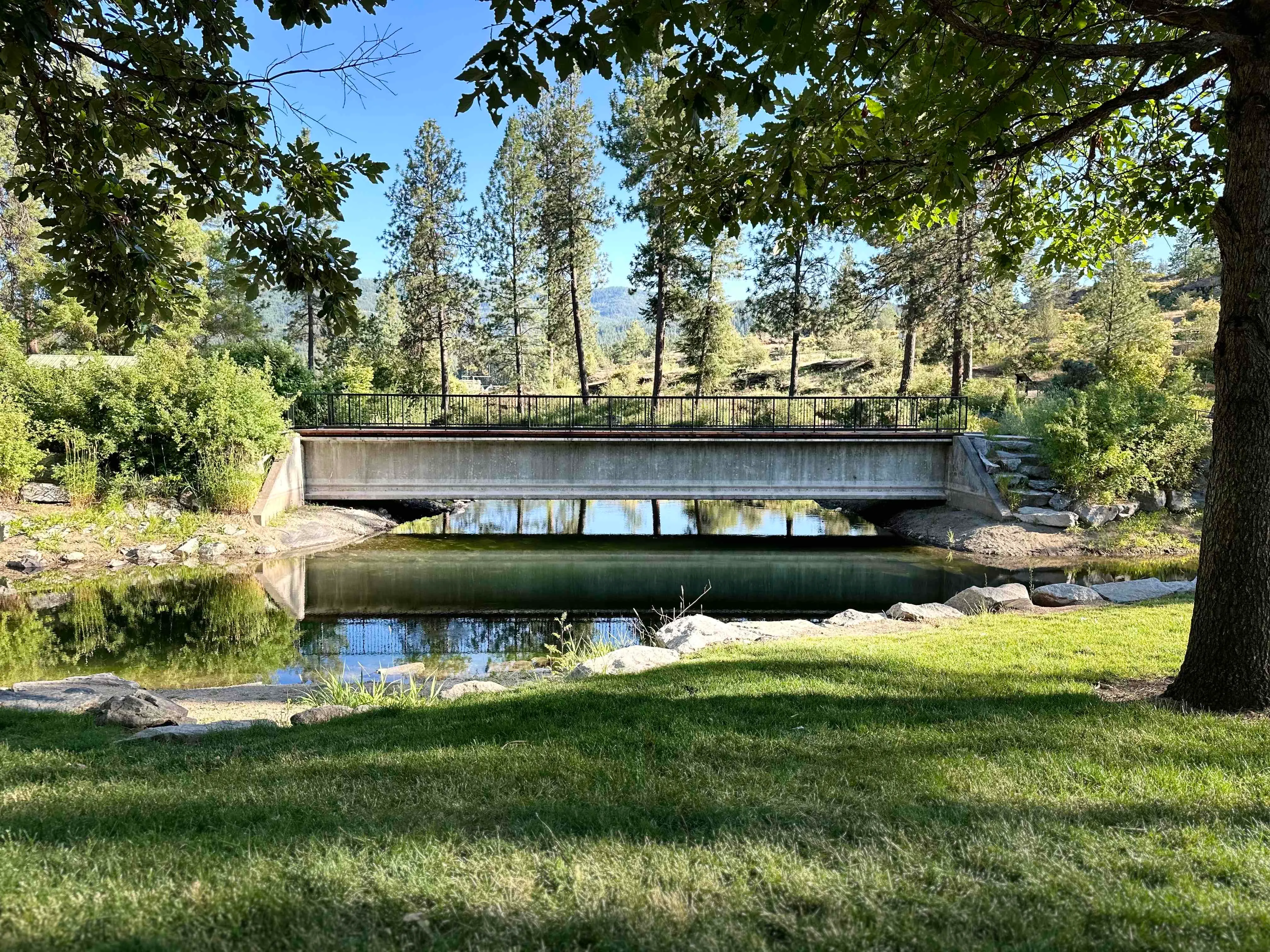 Falls Park Overlook Trail