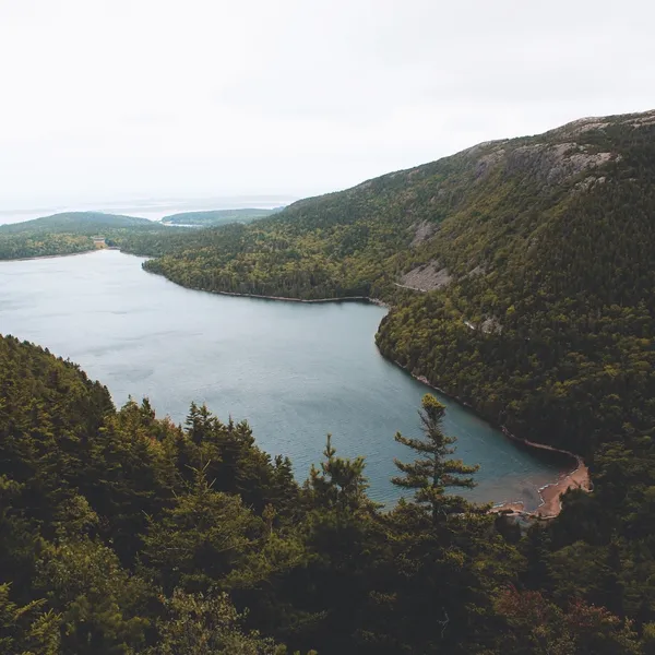 8 Amazing national park lakes to explore this Summer