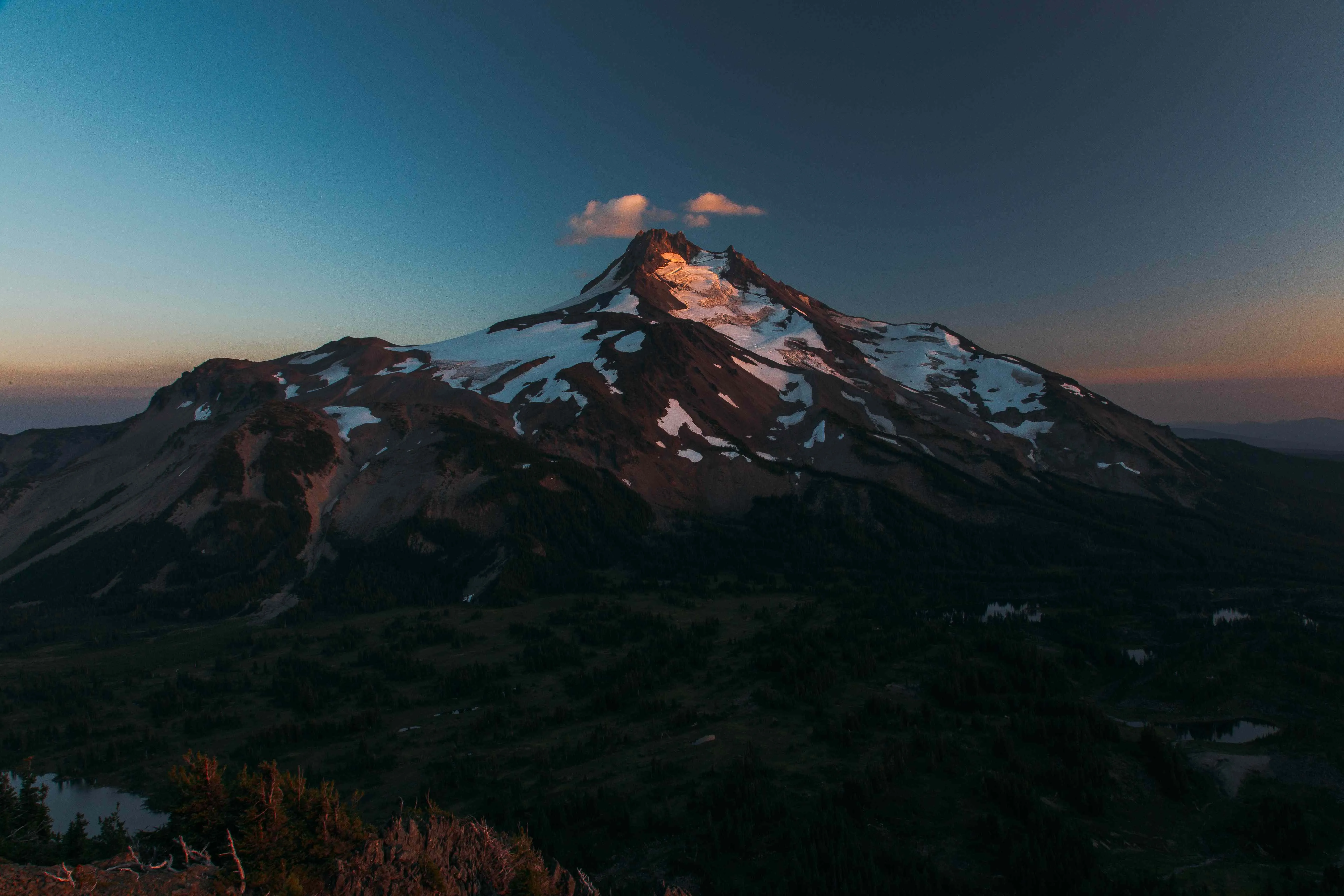 Explore Mt. Jefferson