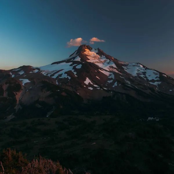 Explore Mt. Jefferson