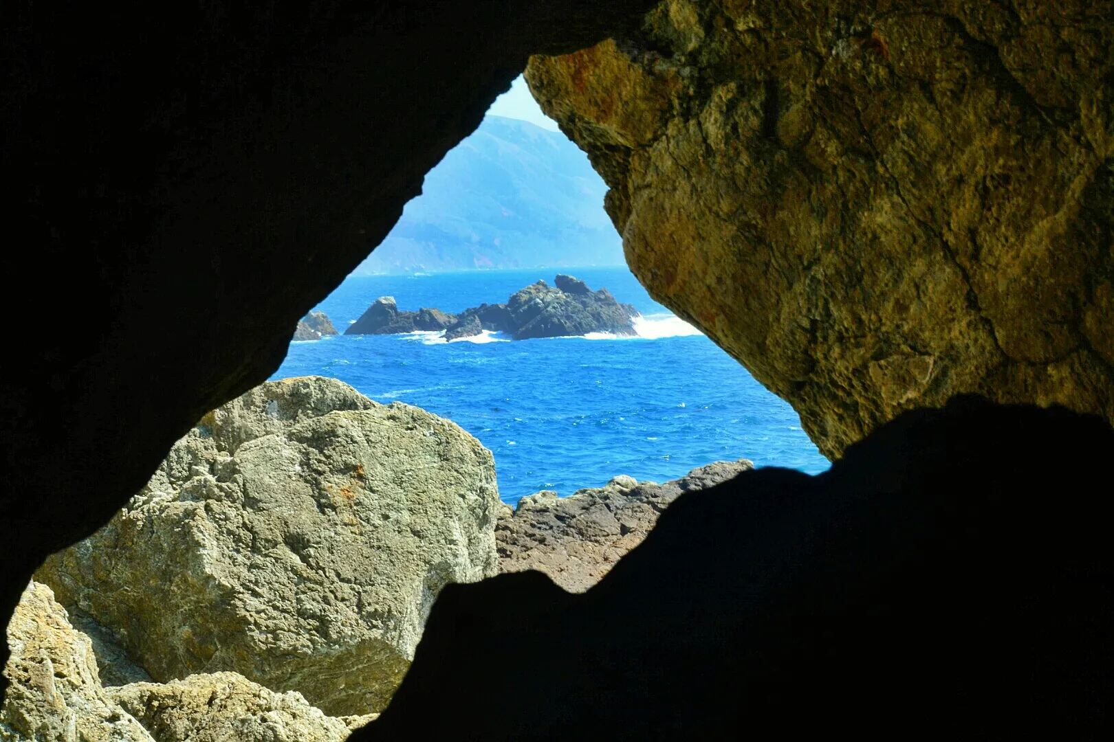 Explore The Hidden Rock Caves At Partington Cove 