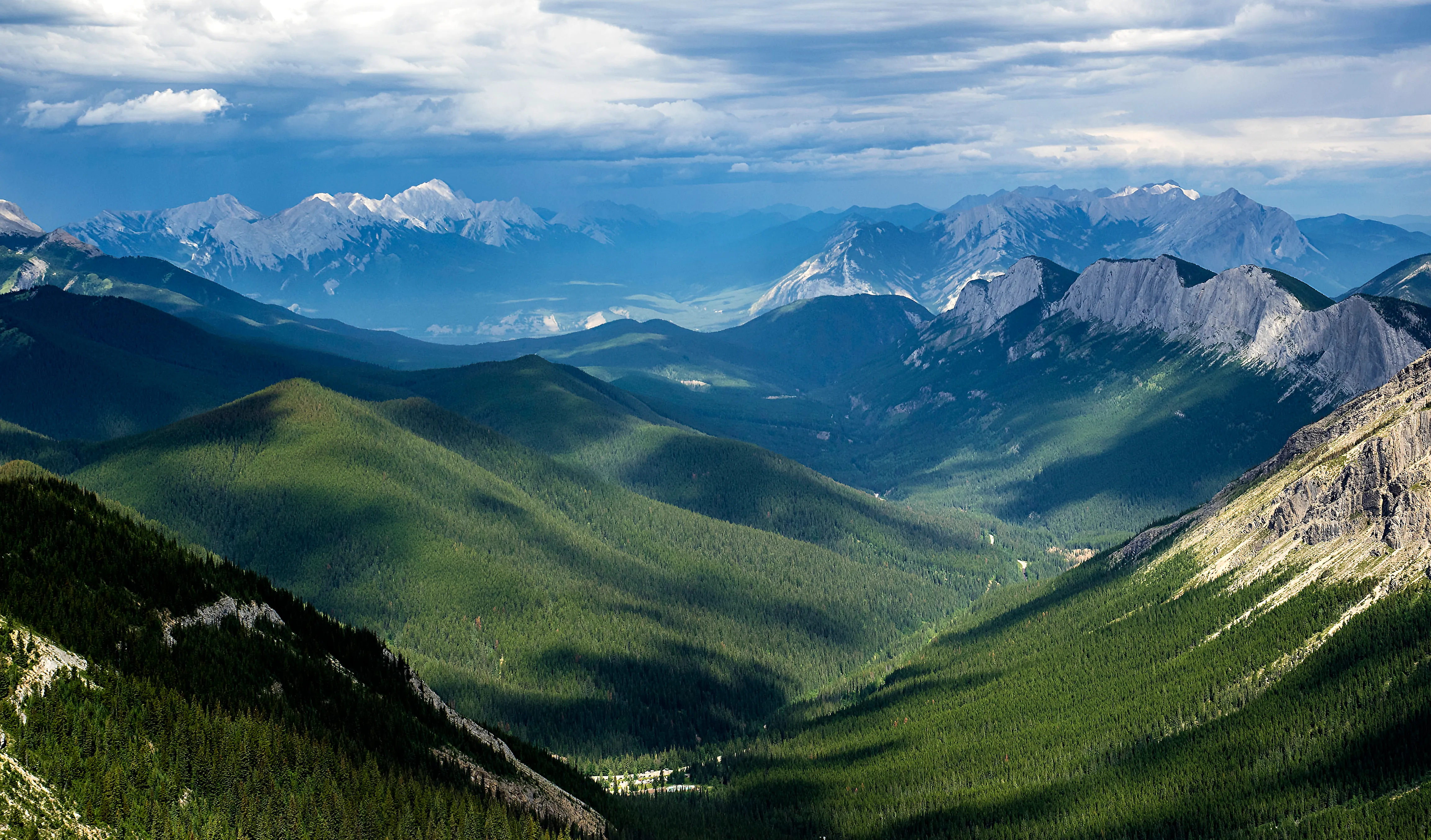 Hike the Sulphur Skyline Trail