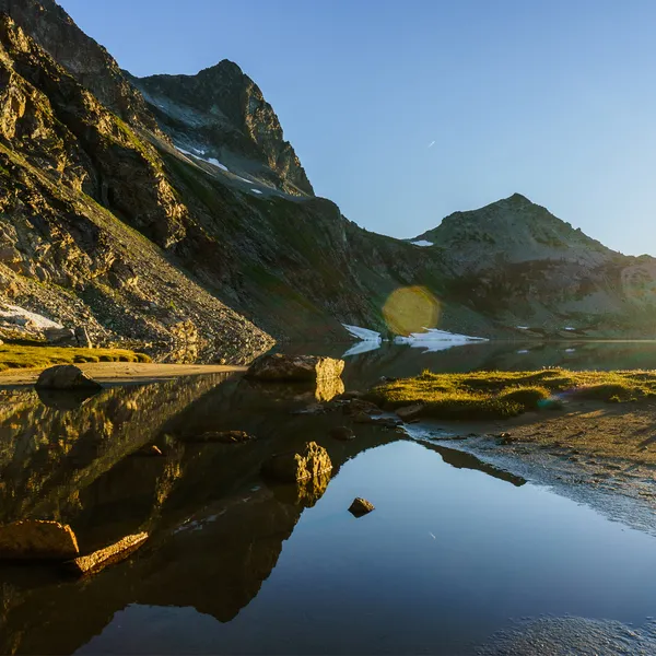 5 Gorgeous Alpine Lakes In Washington That Aren’t The Enchantments