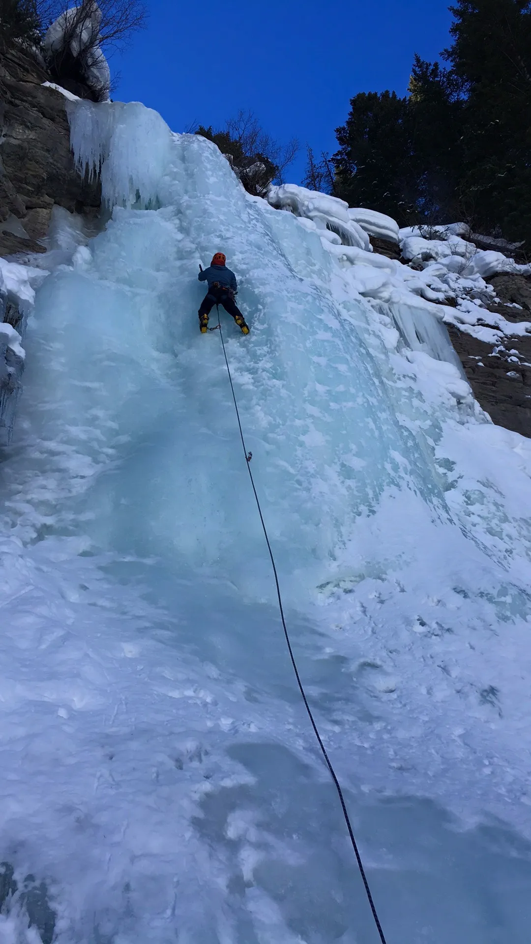 Ice Climb Pumphouse Falls in Vail