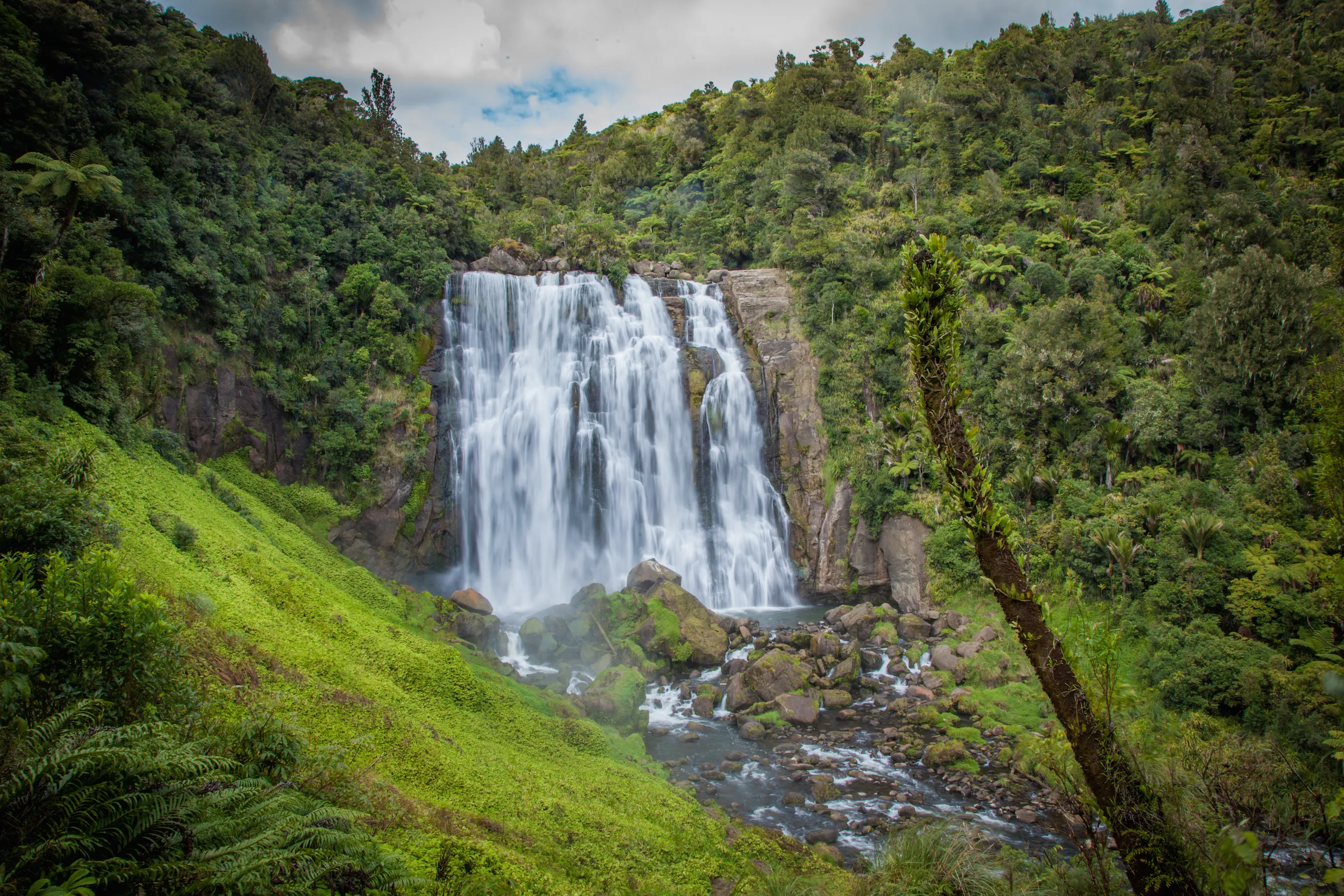 Explore Marokopa Falls