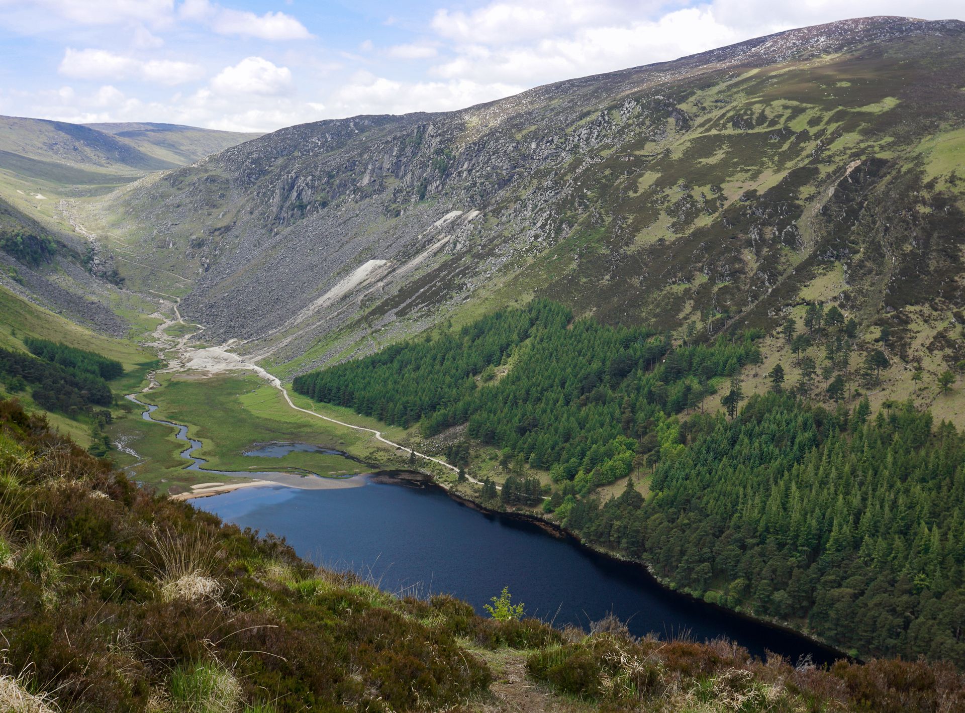 Trek Ireland - Explore the Valley of Glendalough - Treadmill Workout(中古品) Hike the Spinc and Glenealo Valley Trail in Glendalough, Ireland