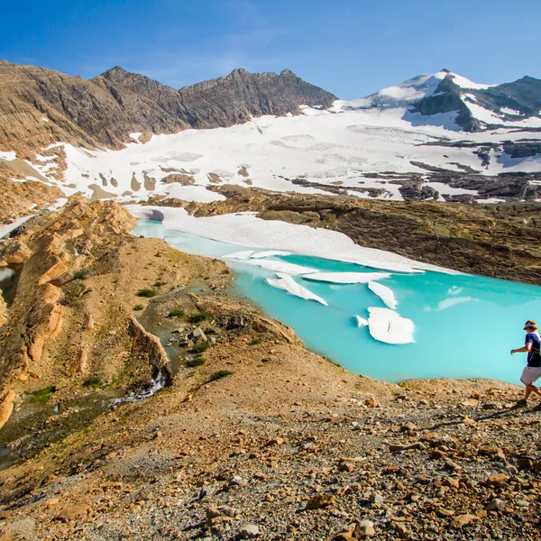 Free Yourself: Hike Solo