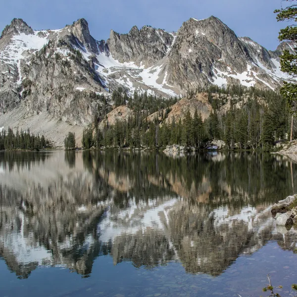 10 Idaho Lakes and Rivers Perfect for Fishing