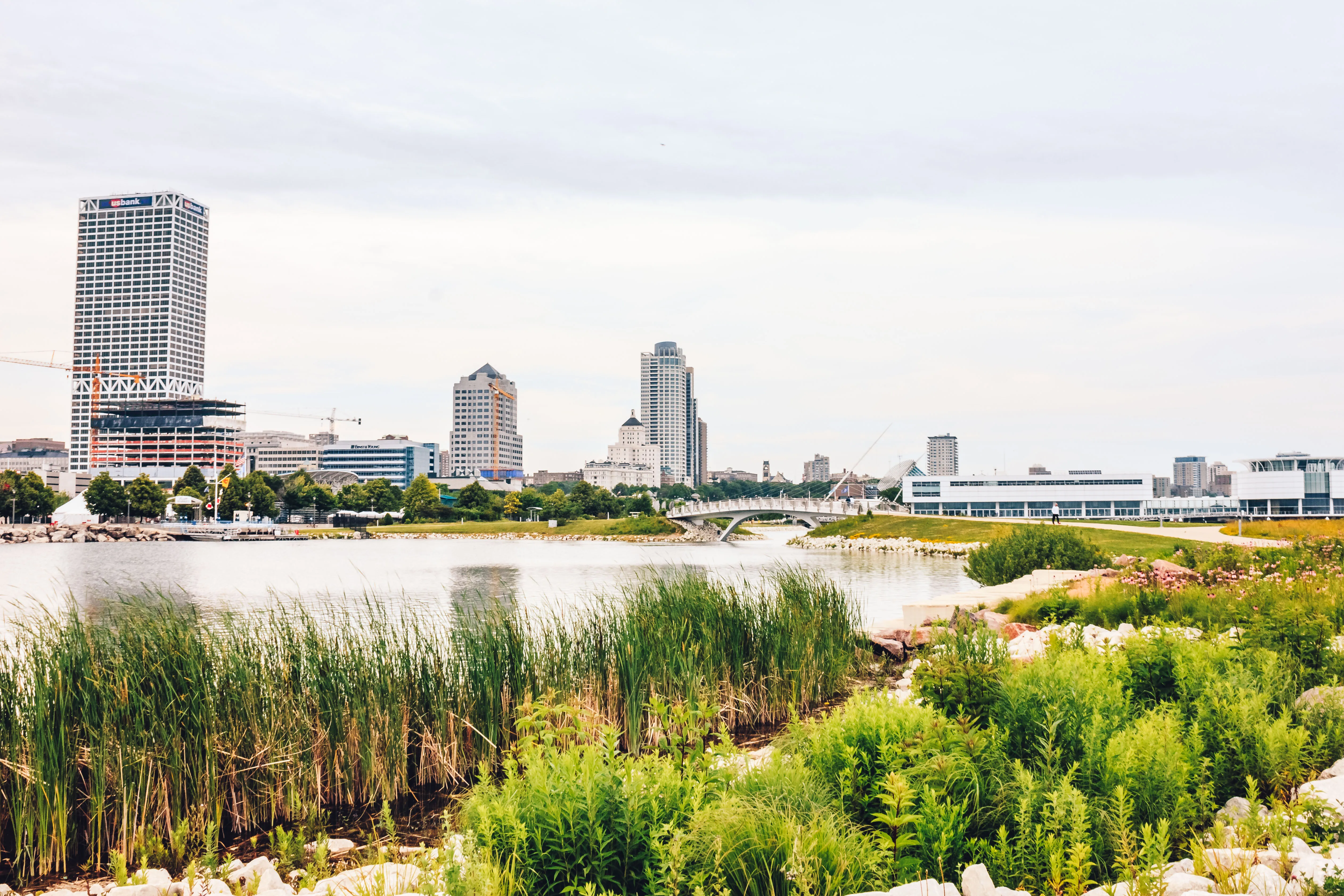 Hike the Hank Aaron and Oak Leaf Trails in Lakeshore SP