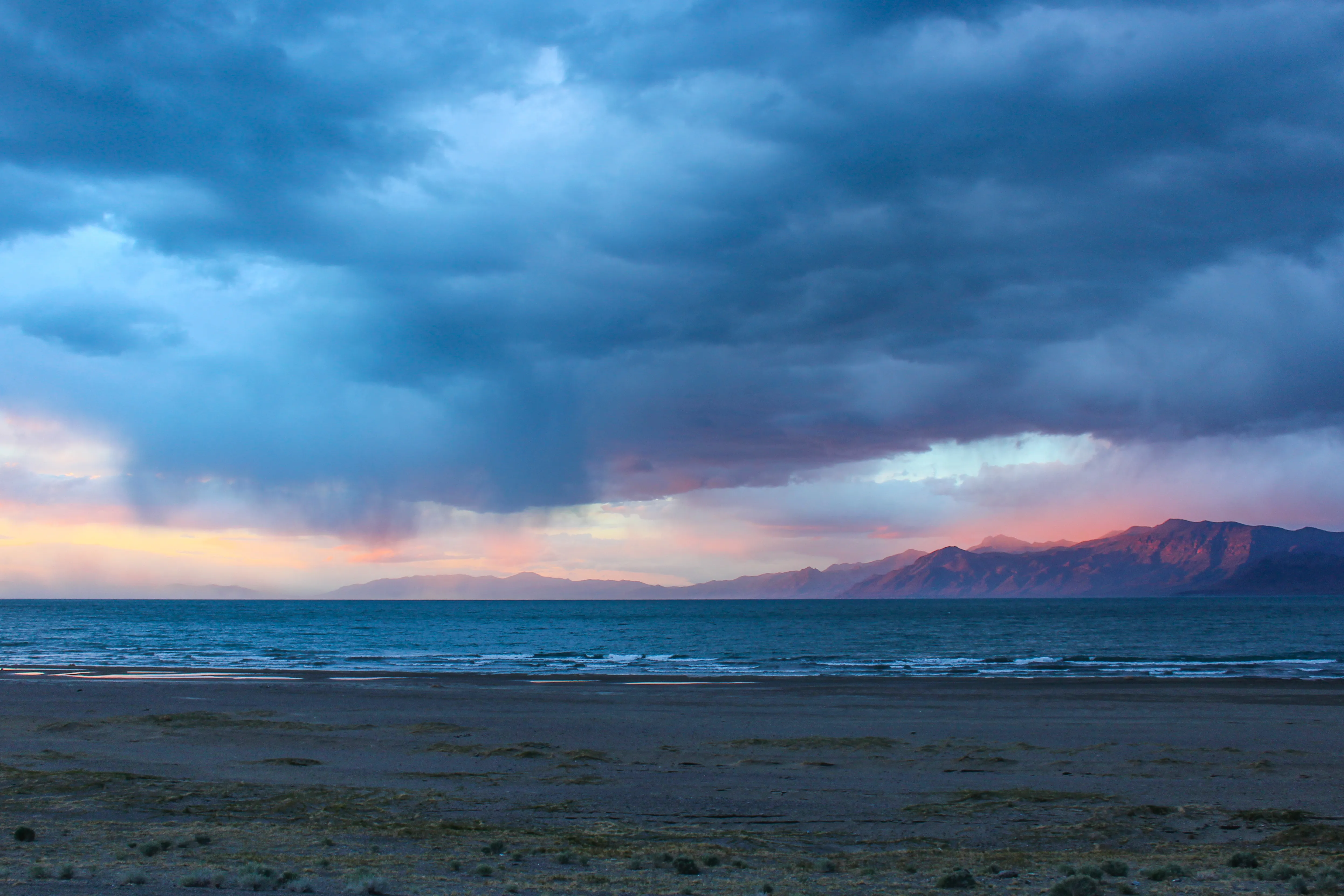 Catch a Sunset at Pyramid Lake