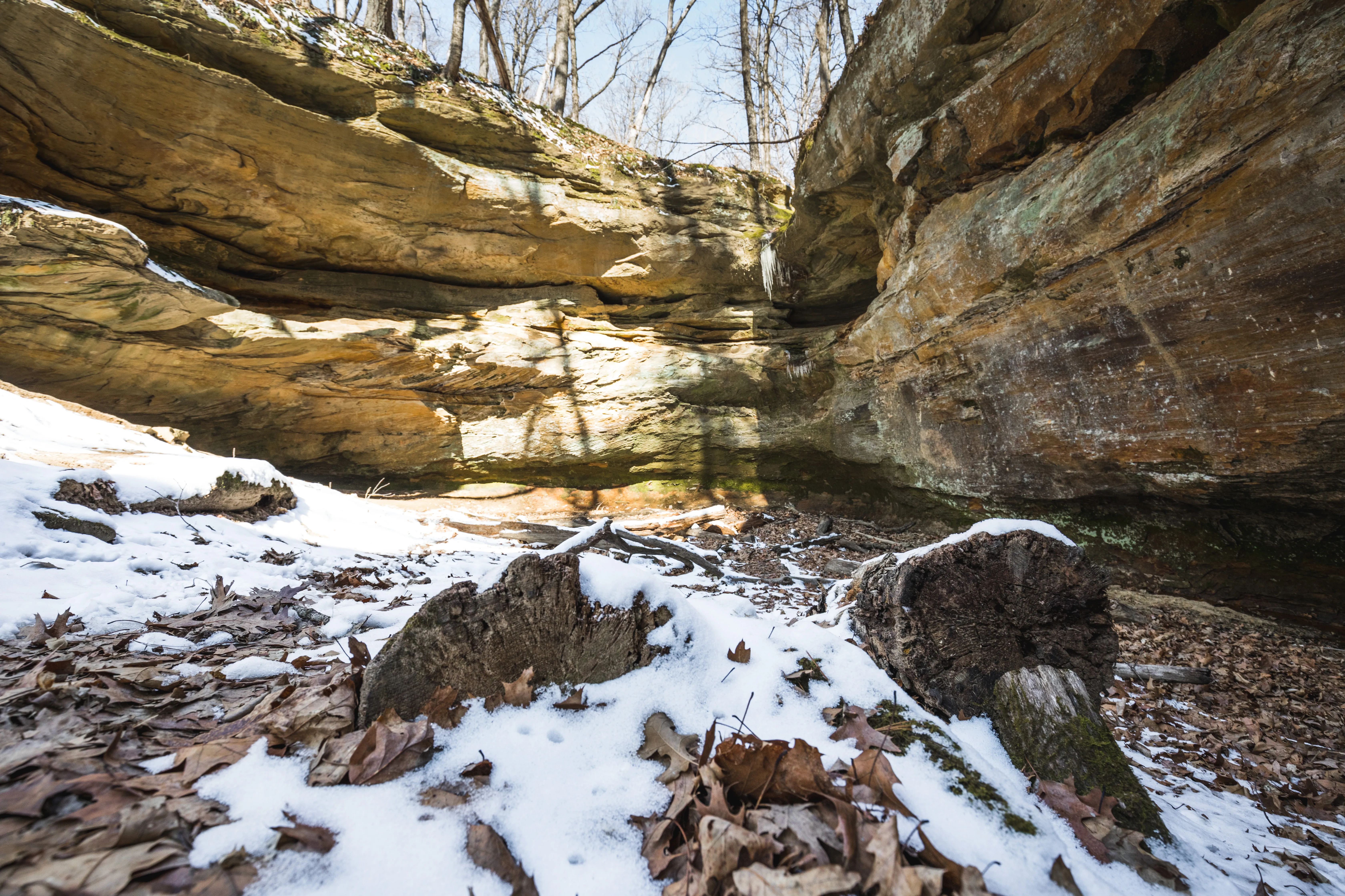 Hike to Devil's Punch Bowl, WIldcat Den SP