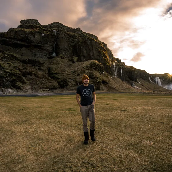 Are Outdoorsy People Happier?
