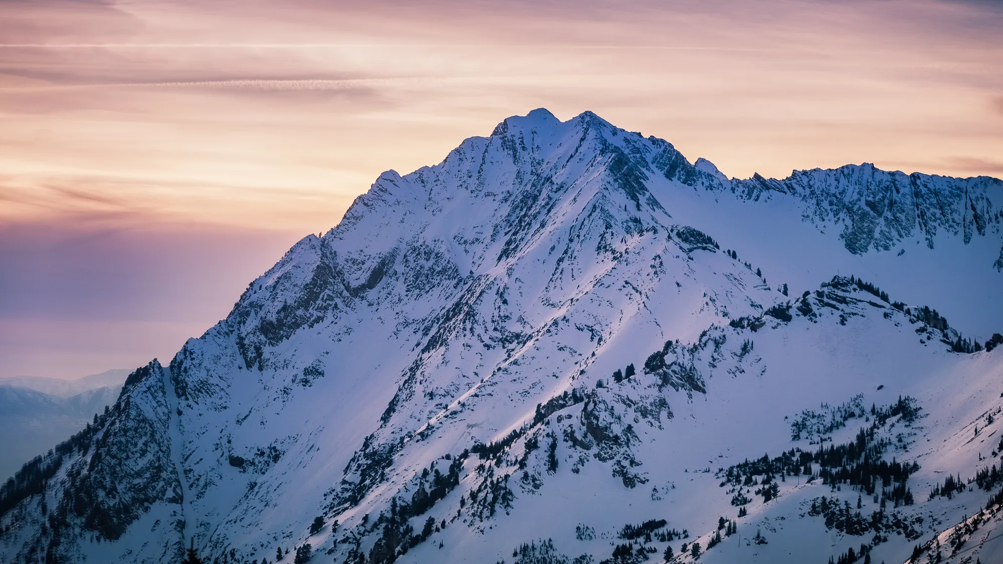 Snowshoeing Twin Lakes Pass