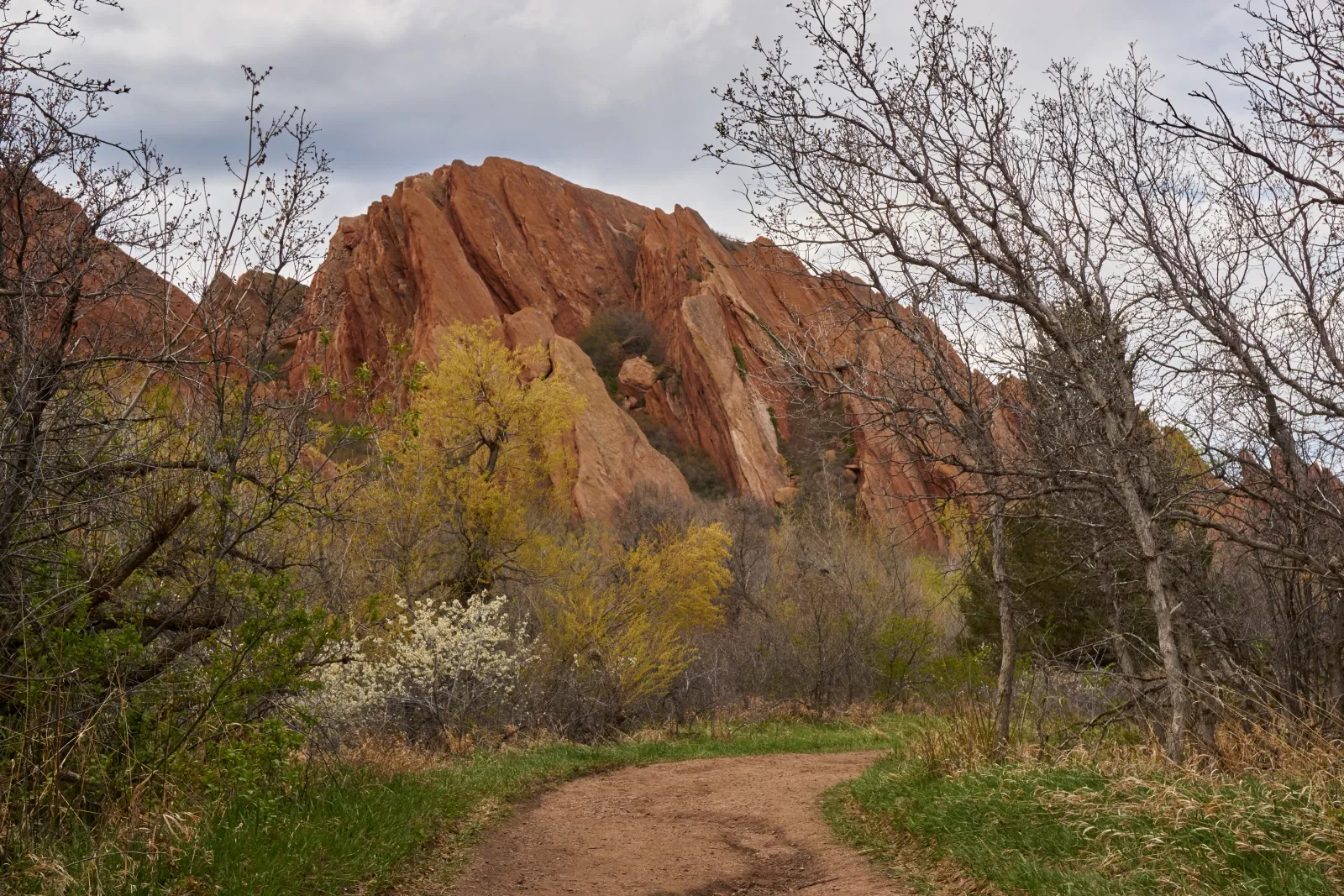 Hike the Fountain Valley Trail at Roxborough State Park