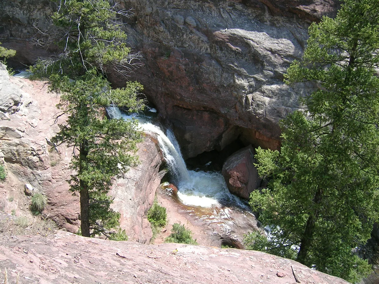 Explore Hayes Creek Falls