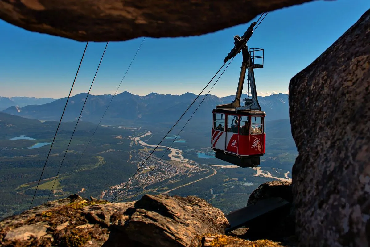 Catch the Best Views of Jasper on the SkyTram
