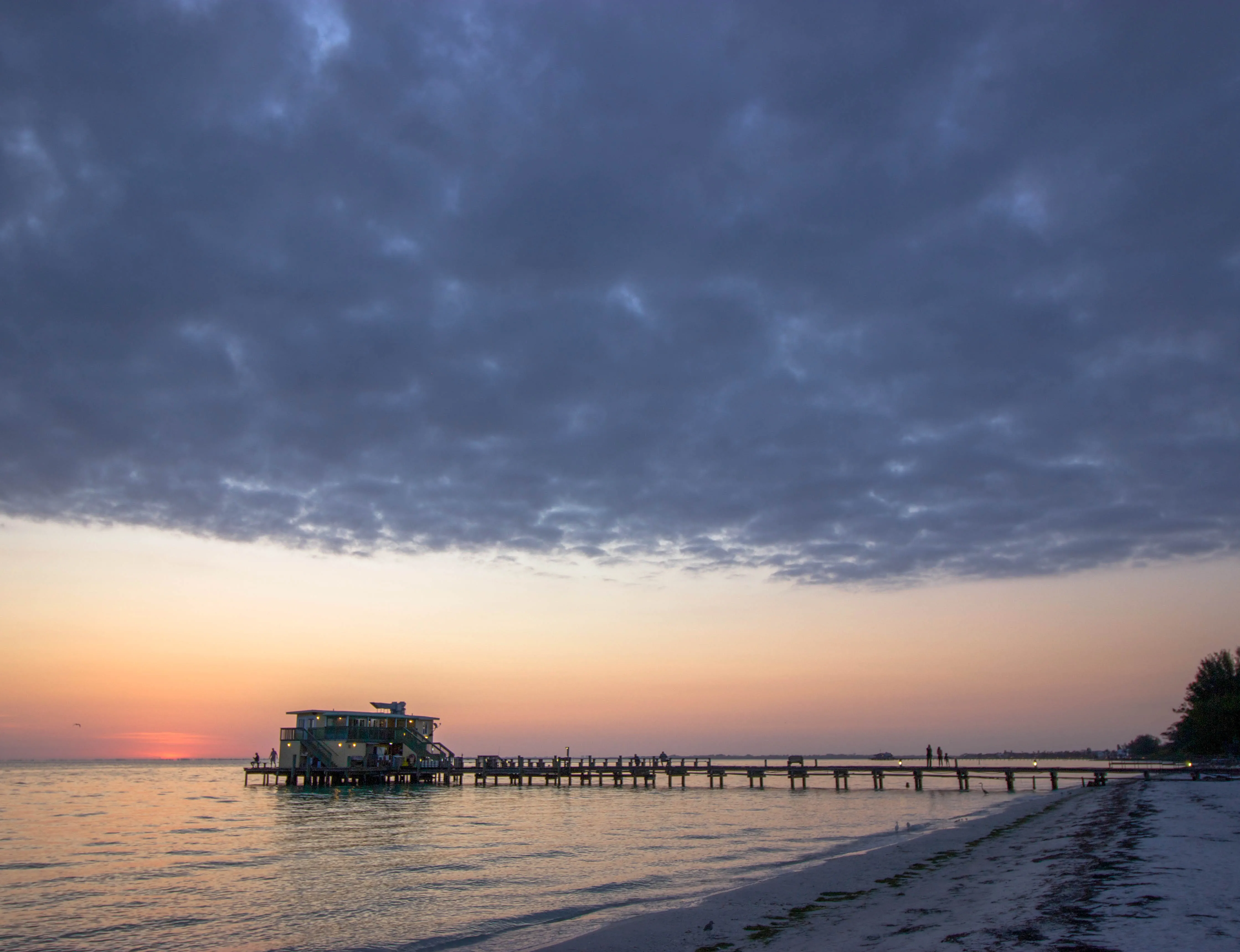 Rod & Reel Pier