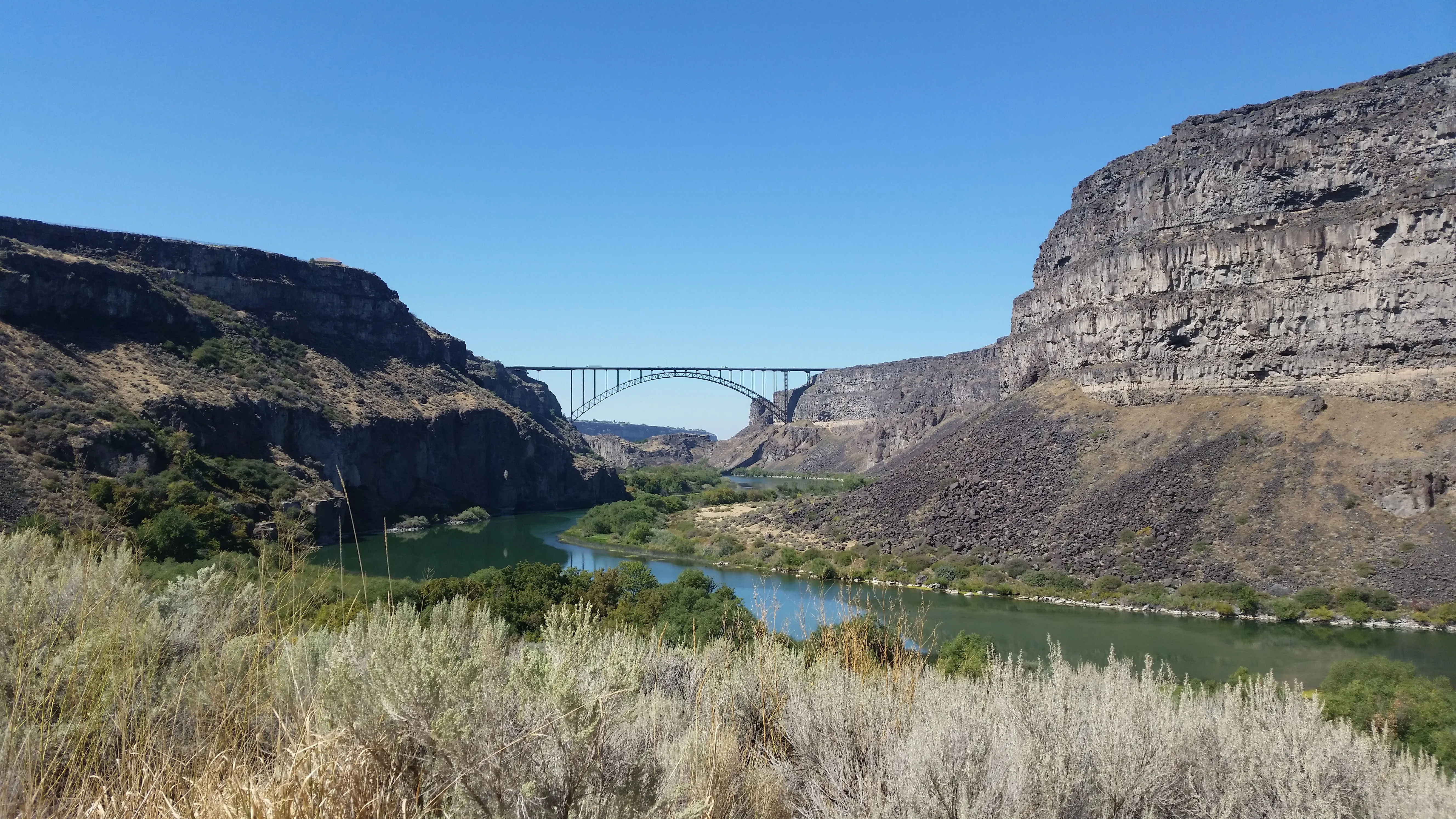 Hike the Snake River Canyon to Pillar Falls