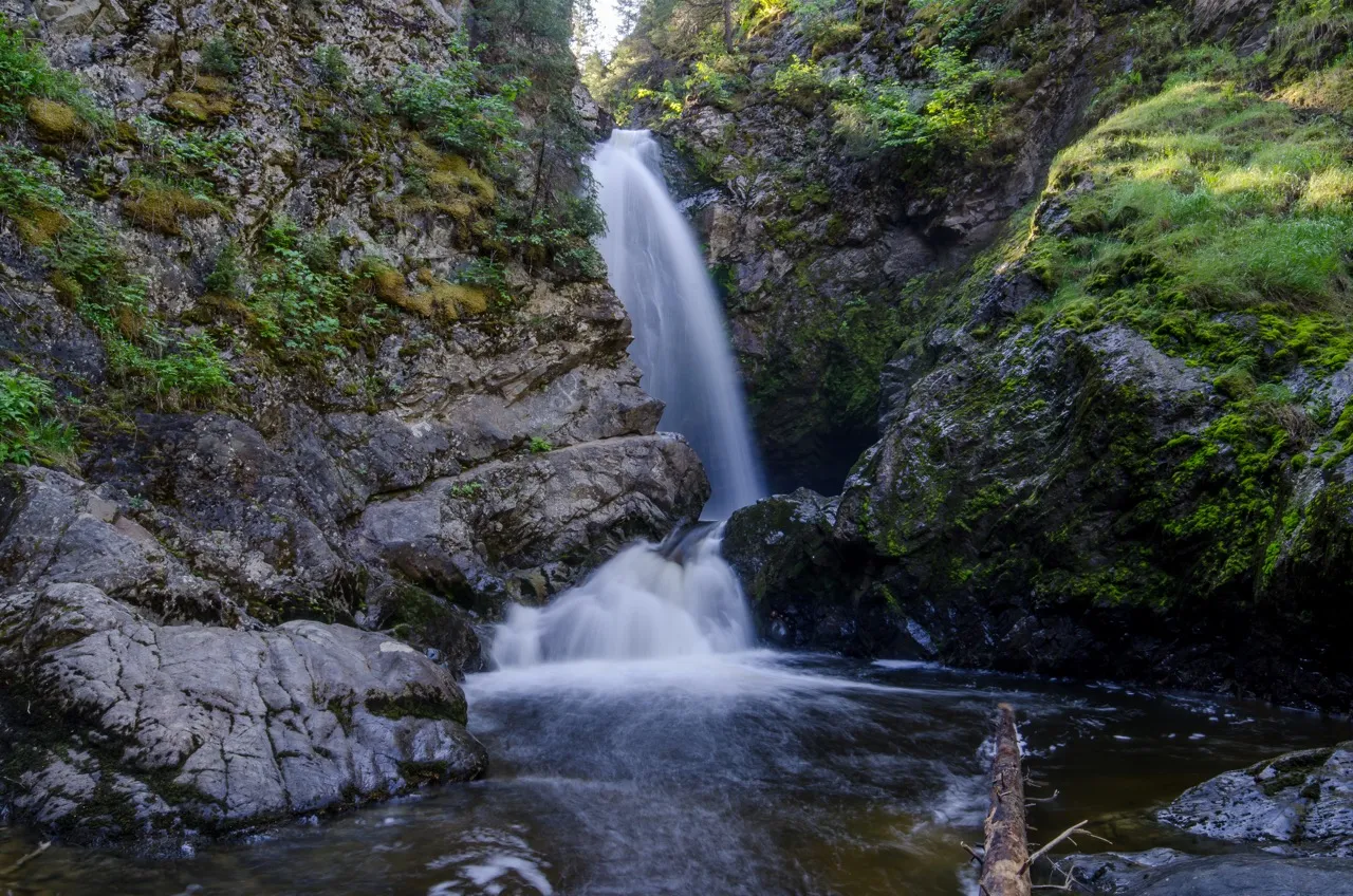 Explore Hixon Falls