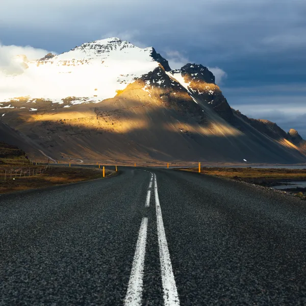 A Comprehensive Guide to Planning a Trip Around Iceland's Ring Road
