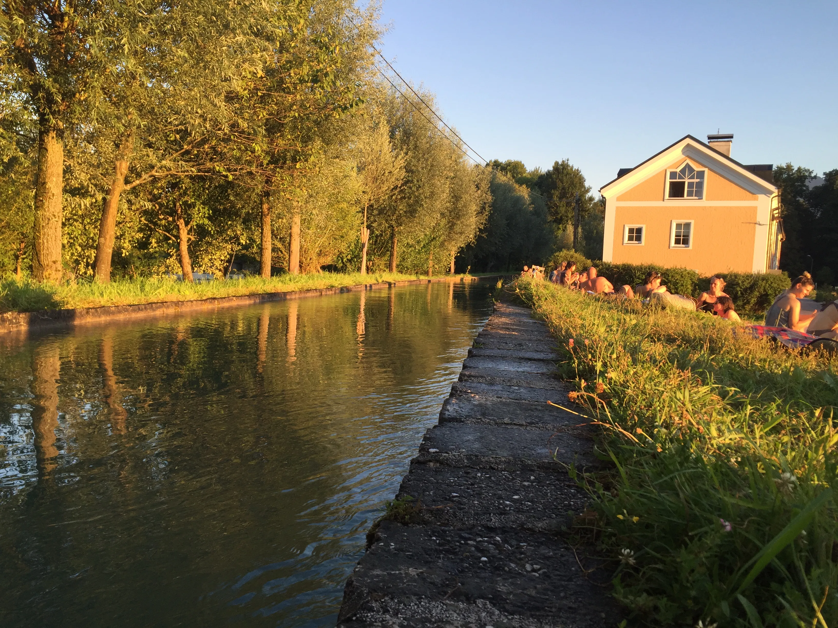 Swim against the current in the Almkanal