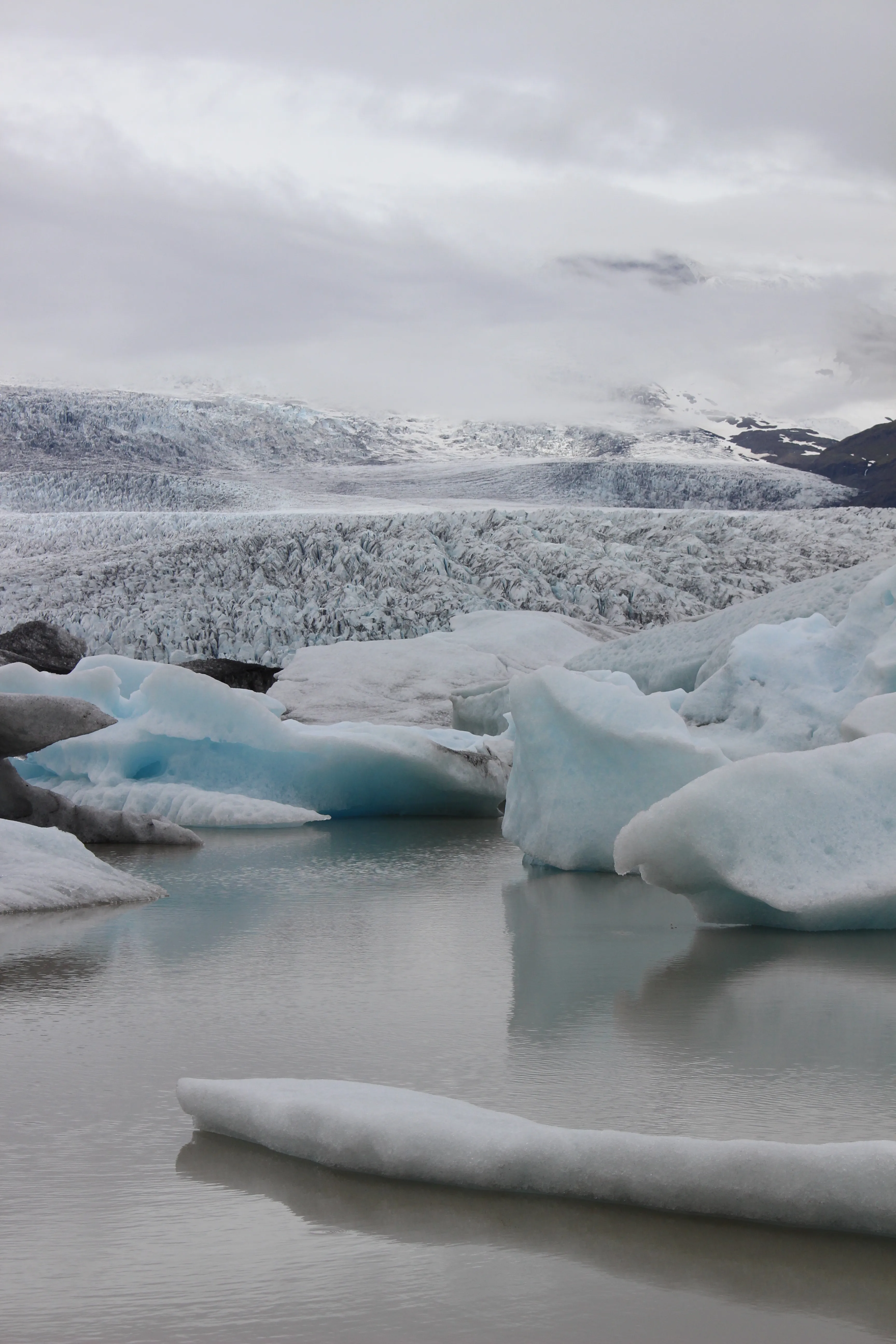 Explore Fjallsárlón Glacier Lagoon