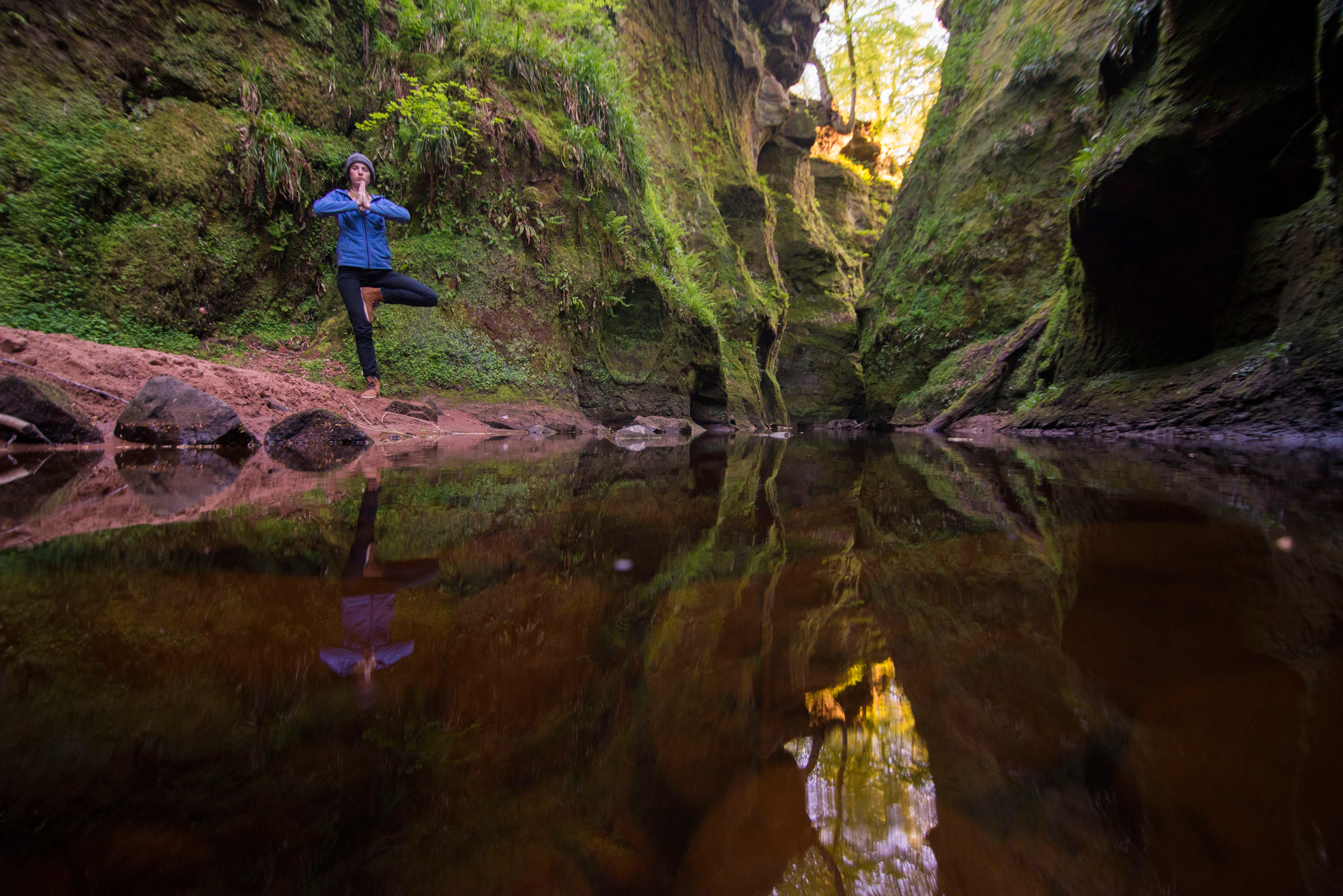 Explore Devil's Pulpit (Finnich Glen)