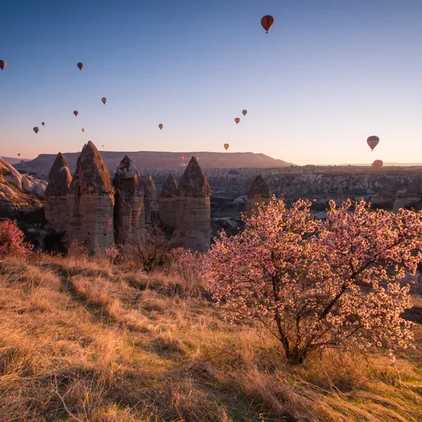 How to Overcome the 3 Biggest Challenges to Travel Around the World