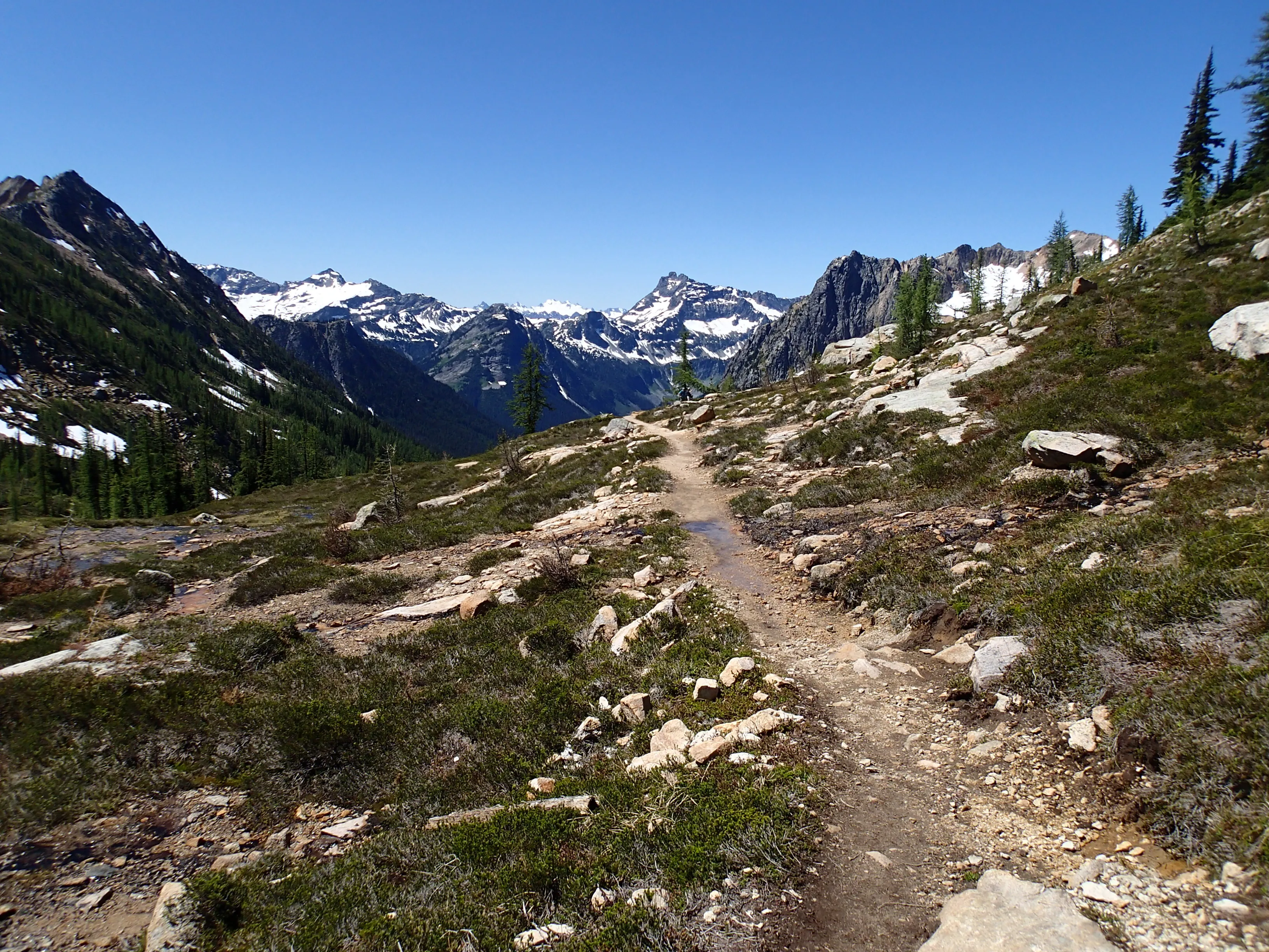Hike Cutthroat Pass from Rainy Pass Trailhead