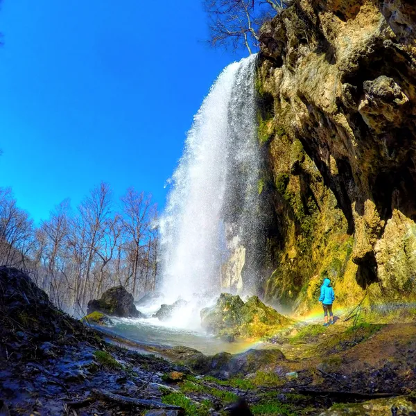 5 Virginia Waterfalls to Chase This Winter