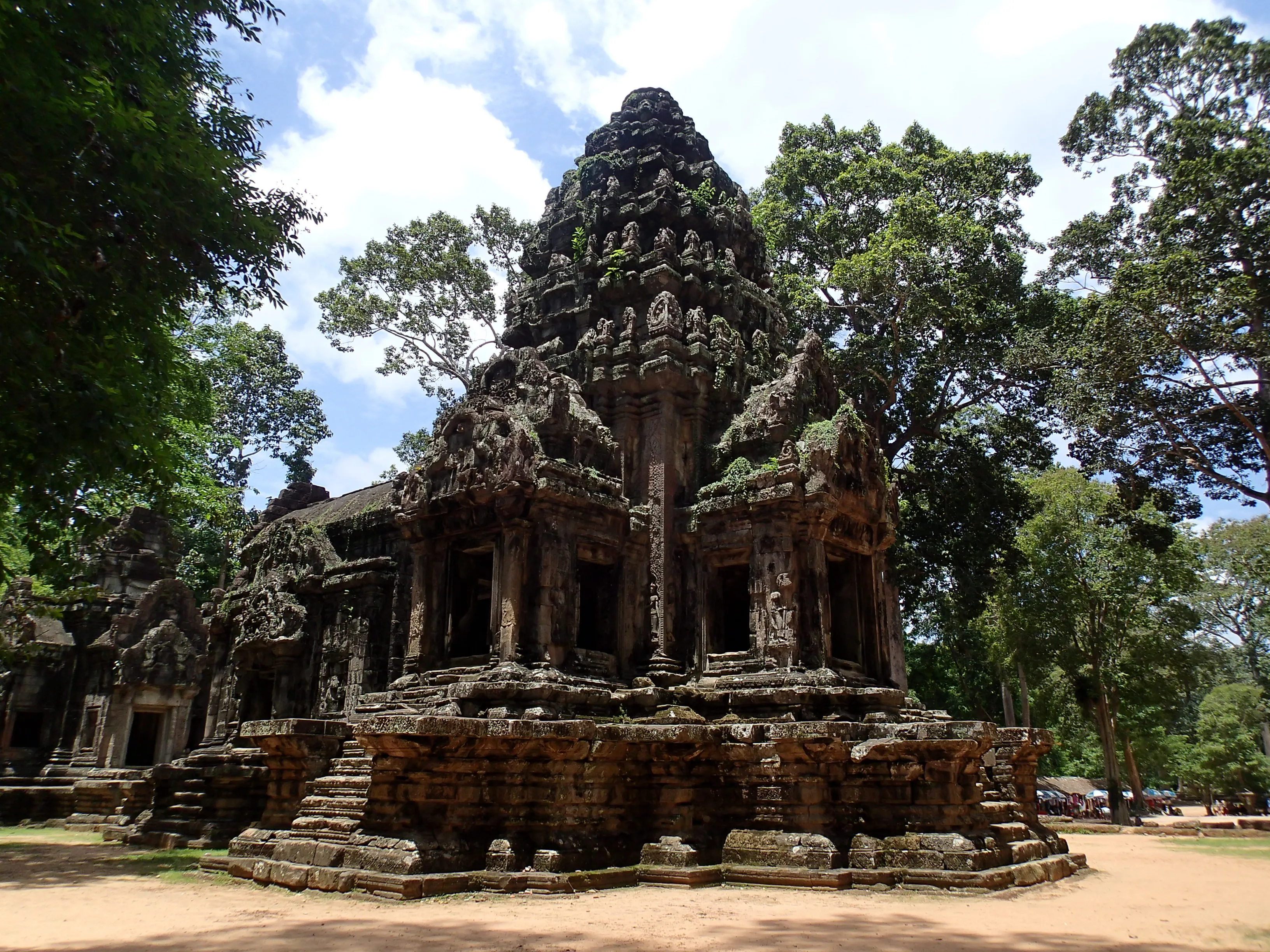 Explore Thommanon Temple