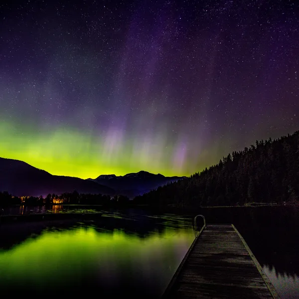 5 Pictures from a Once in a Lifetime Aurora Show